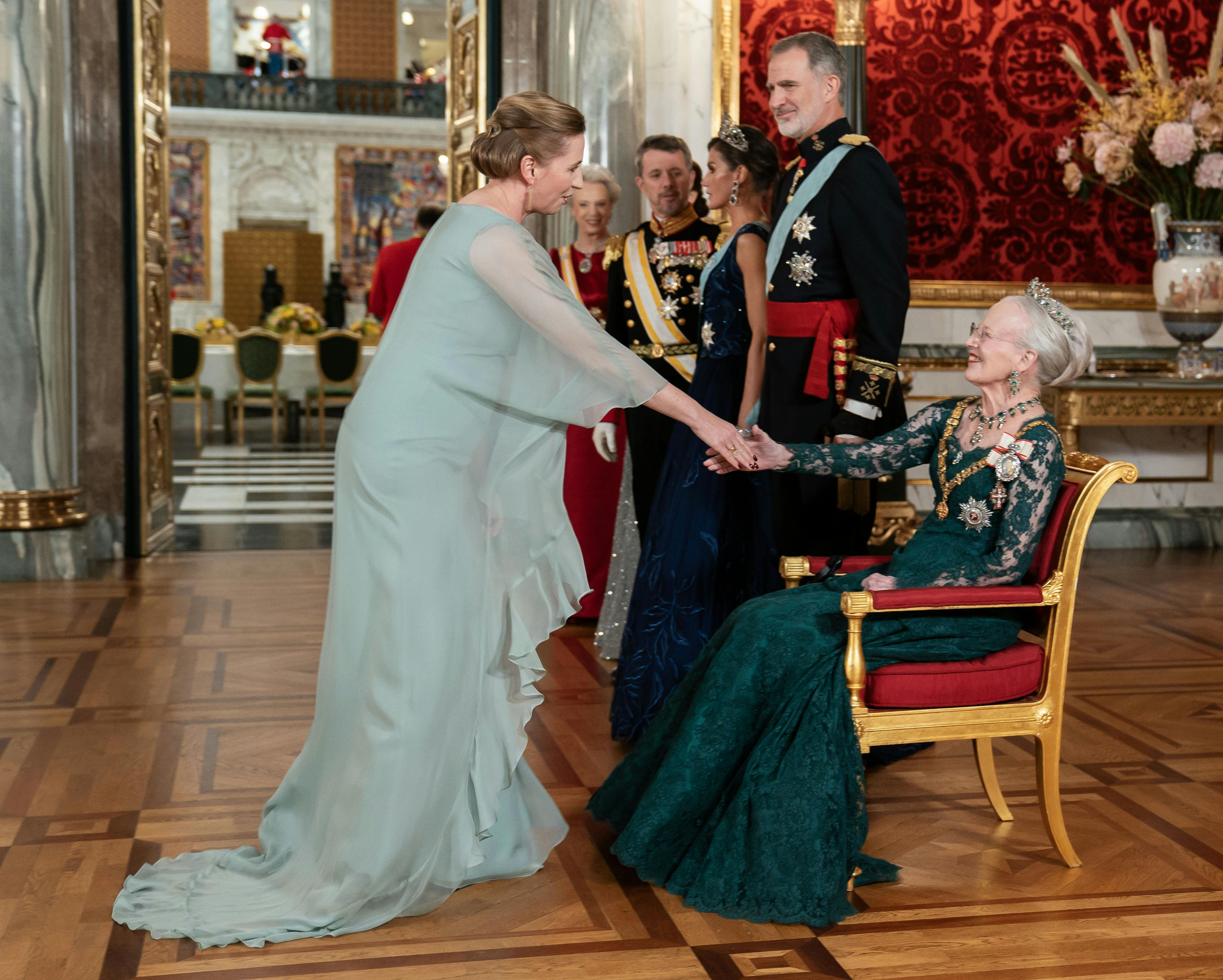 OPGAVE: Spansk statsbesøg.Receiving line I FløjskabinettetSTED: Christiansborg SlotJOURNALIST: Marianne SingerFOTOGRAF: Hanne JuulDATO: 20231106