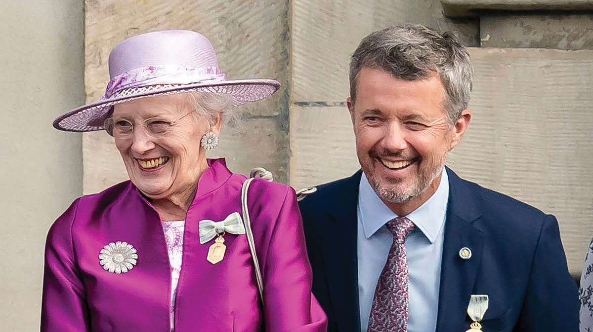 Dronning Margrethe og den kommende kong Frederik.