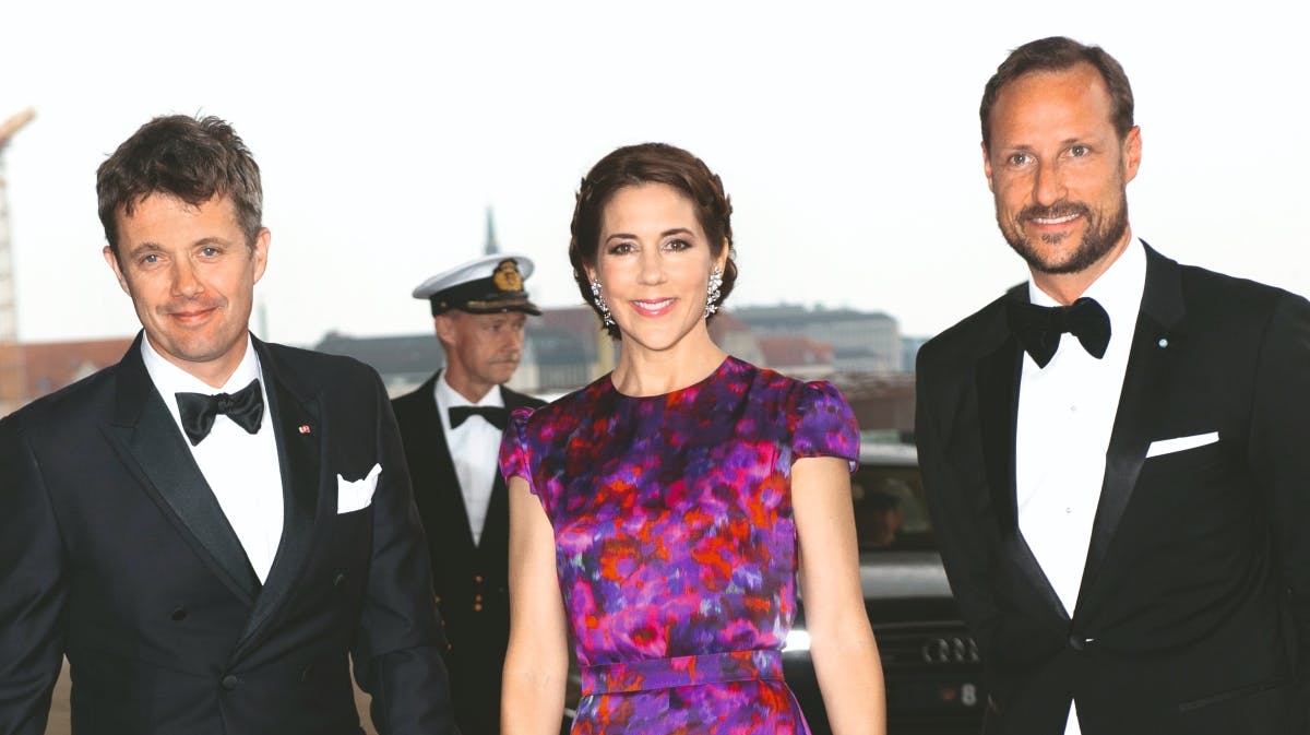 Kronprins Frederik, kronprinsesse Mary og kronprins Haakon. 