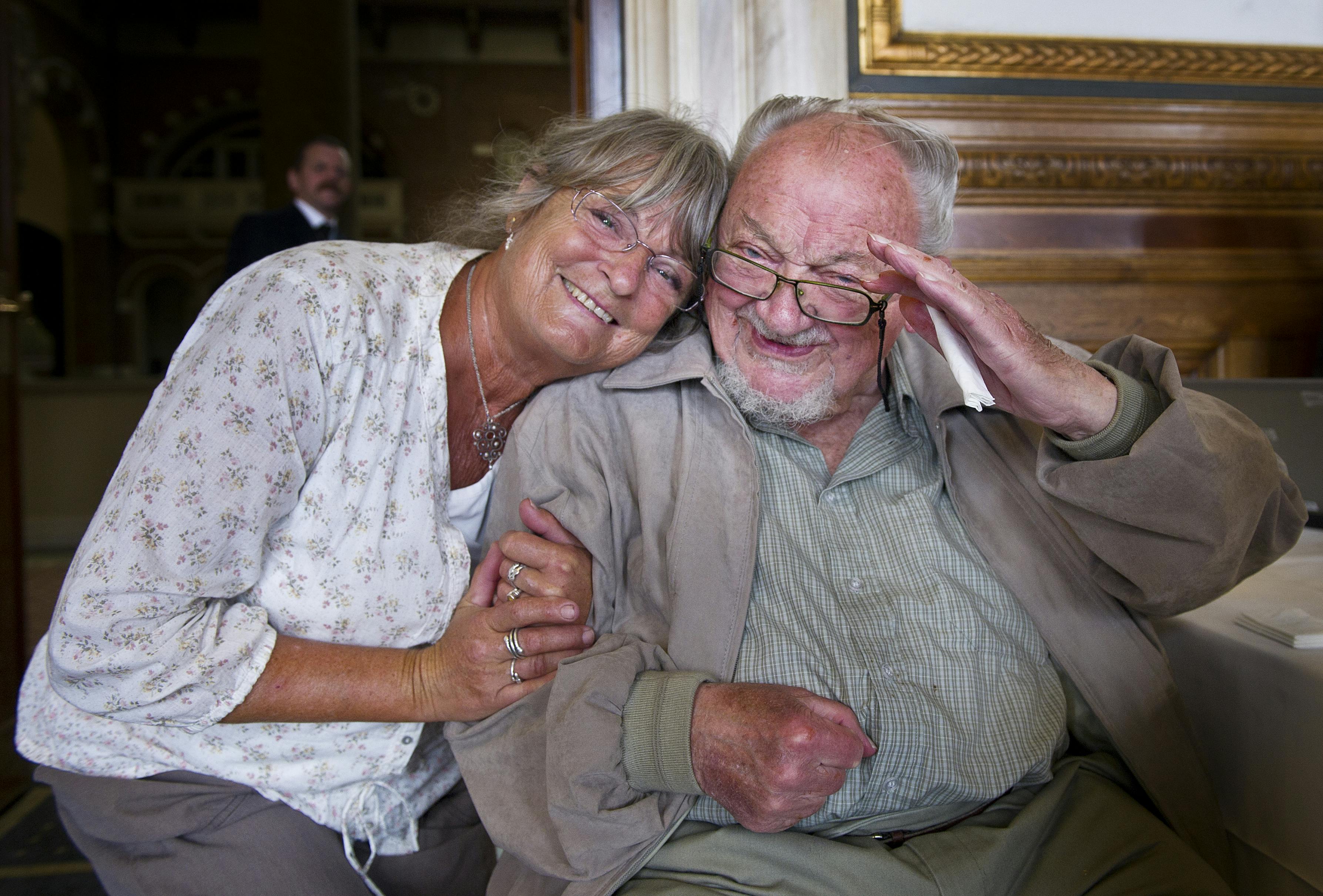 Overborgmester Frank Jensen holder 50 års fødselsdagsreception på Københavns Rådhus. - Kirsten Helgheim med far tidligere politiker (A) Anker Jørgensen. - Dato: 27.05.2011 - Foto: Hanne Juul