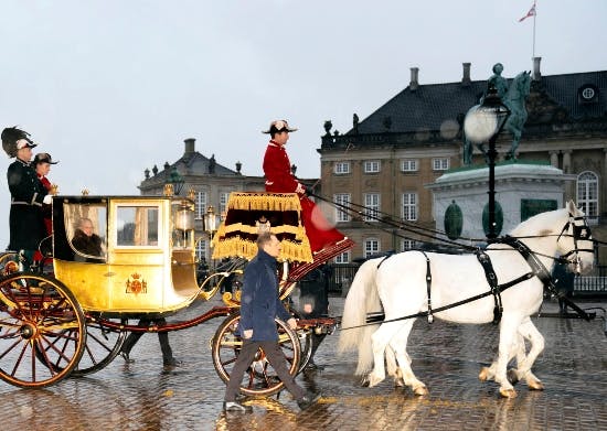 Dronning Margrethe i guldkareten ved nytårskuren 2023.