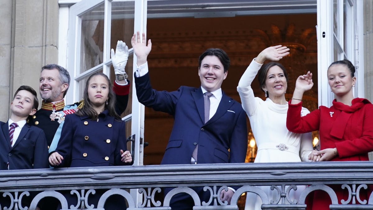 Kongefamilien på balkonen på Amalienborg Slot.&nbsp;