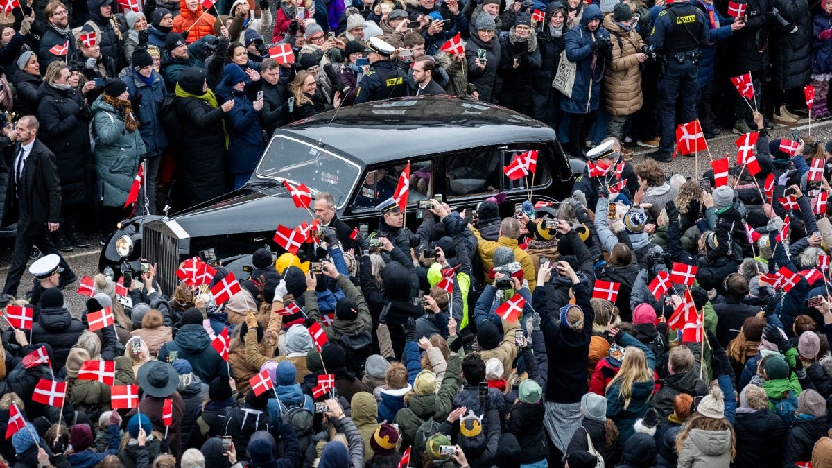 Dronning Margrethe forlader Christiansborg