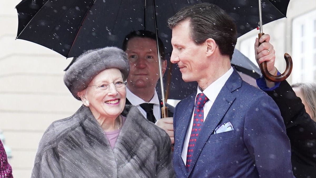 Dronning Margrethe og prins Joachim. 