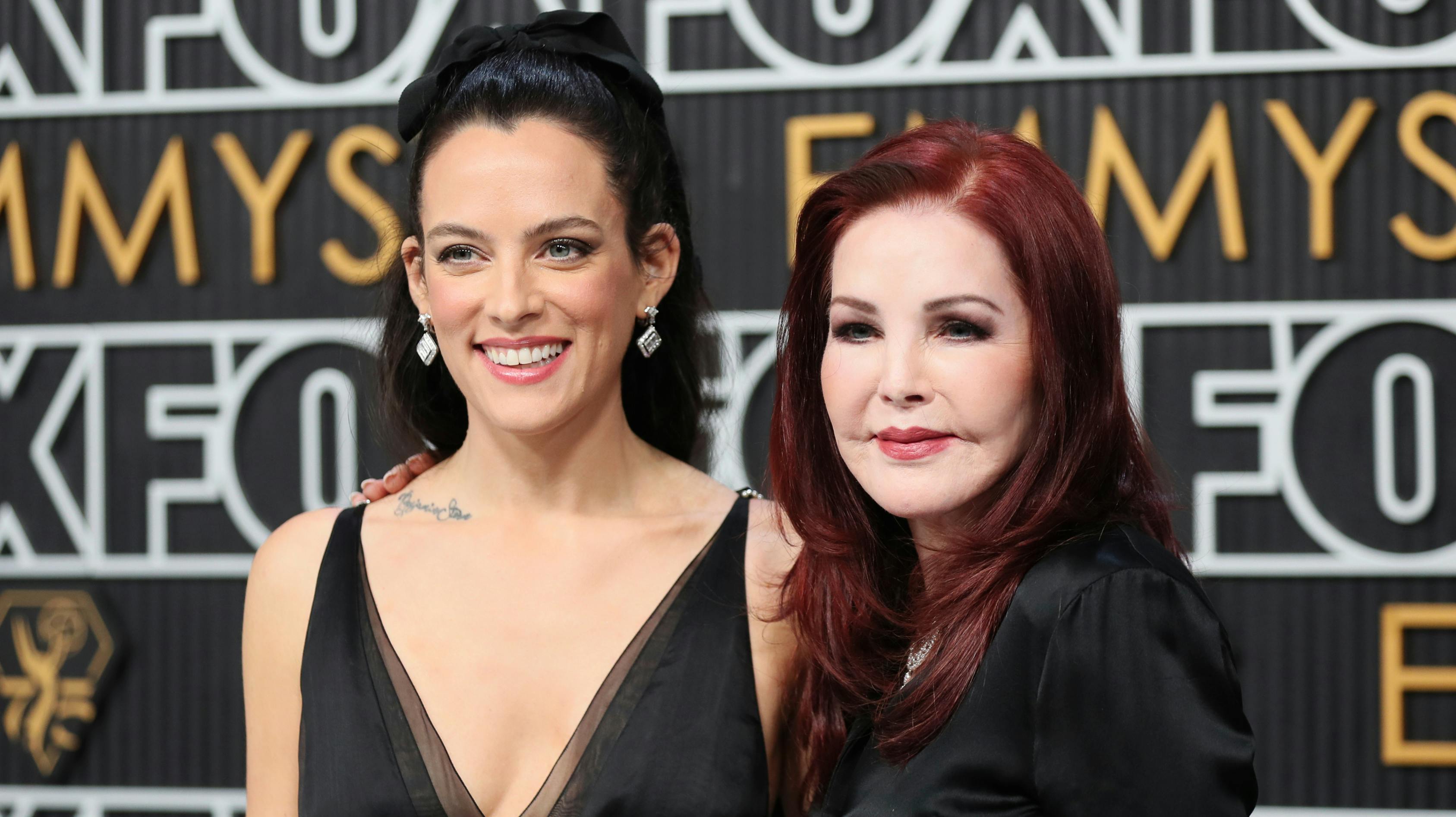 Riley Keough og Priscilla Presley.