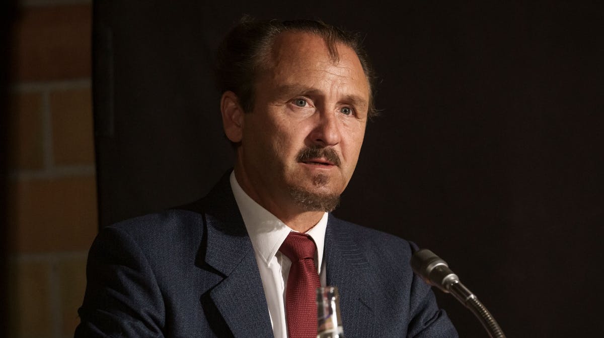 Lars Ranthe som Anker Jørgensen. 