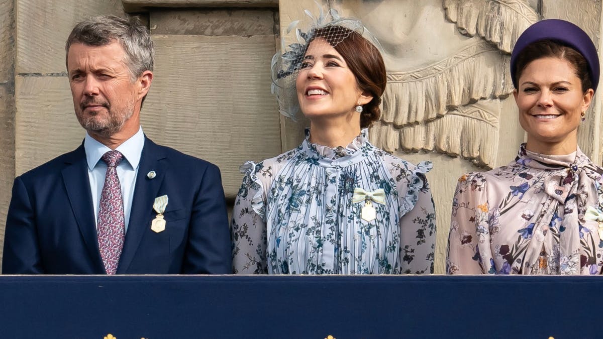 Kong Frederik og dronning Mary samt kronprinsesse Victoria