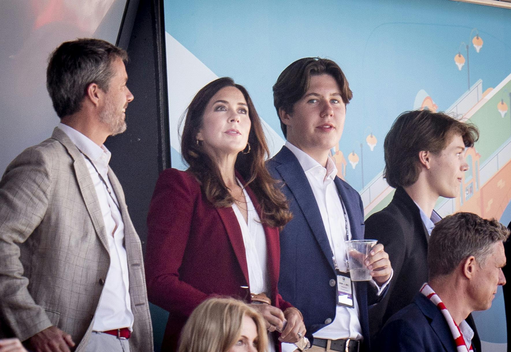 Kronprins Frederik, Kronprinsesse Mary , Prins Christian og Prins Felix før EM-kampen mellem Danmark-Belgien i Parken, torsdag den 17. juni 2021. (Foto: Liselotte Sabroe/Ritzau Scanpix)