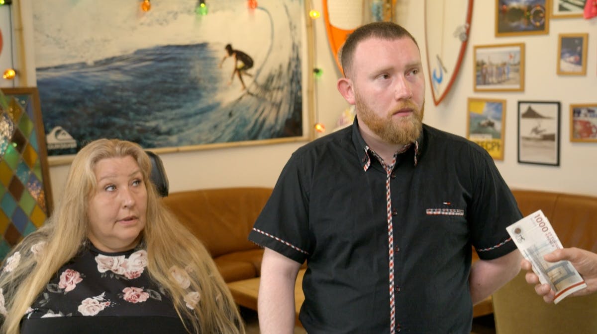 Stefan fra "Luksusfælden" og hans mor. 