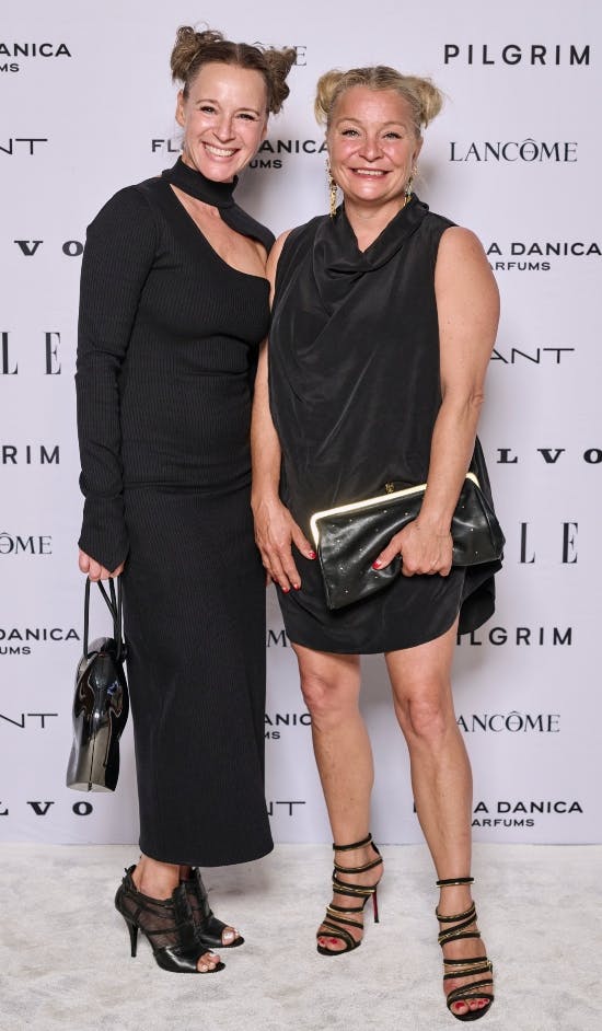 Iben Hjejle og Signe Lindkvist.