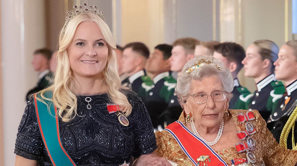 Kronprinsesse Mette-Marit og prinsesse Astrid, fru Ferner.