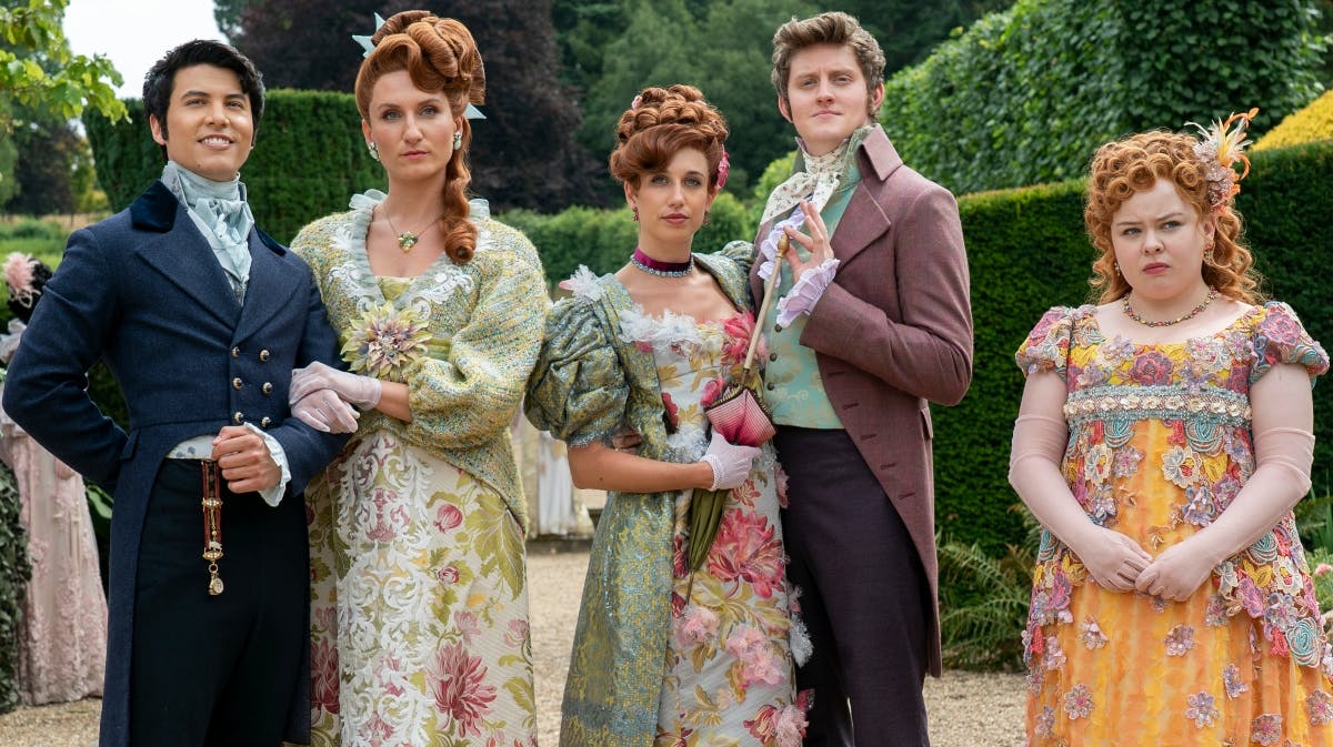 Harry Dankworth, Prudence Featherington, Philipa Featherington, Albion Finch og Penelope Featherington i "Bridgerton"