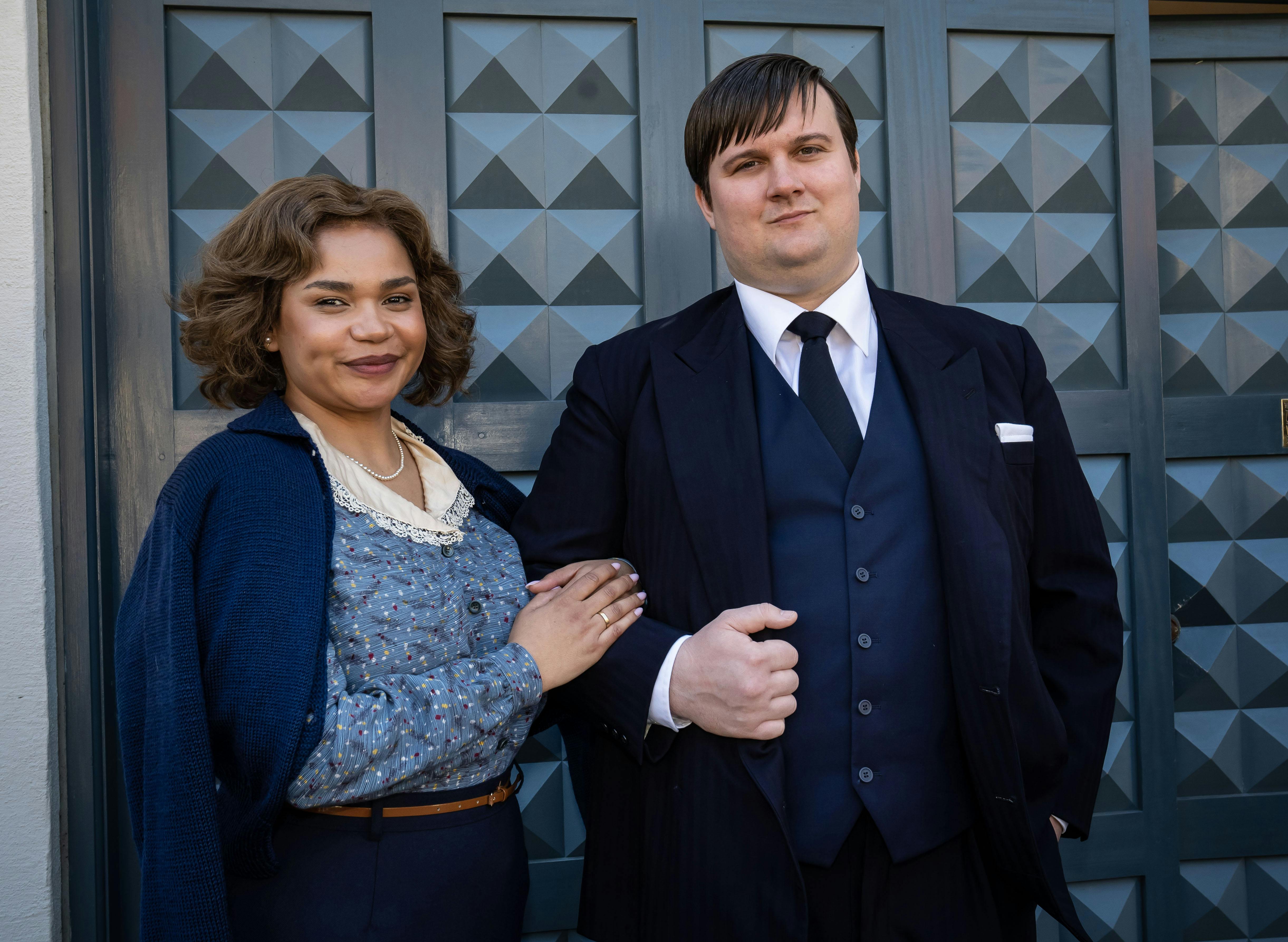 OPGAVE: Pressemøde på "Matador"-musicalHer: Nicolai Jørgensen som Mads Skjern og Lea Thiim Harder som Ingeborg Skjern.STED: Korsbæk på BakkenJOURNALIST: Tanja Larsen og Laura Dalgård HansenFOTOGRAF: Hanne JuulDATO: 20230510