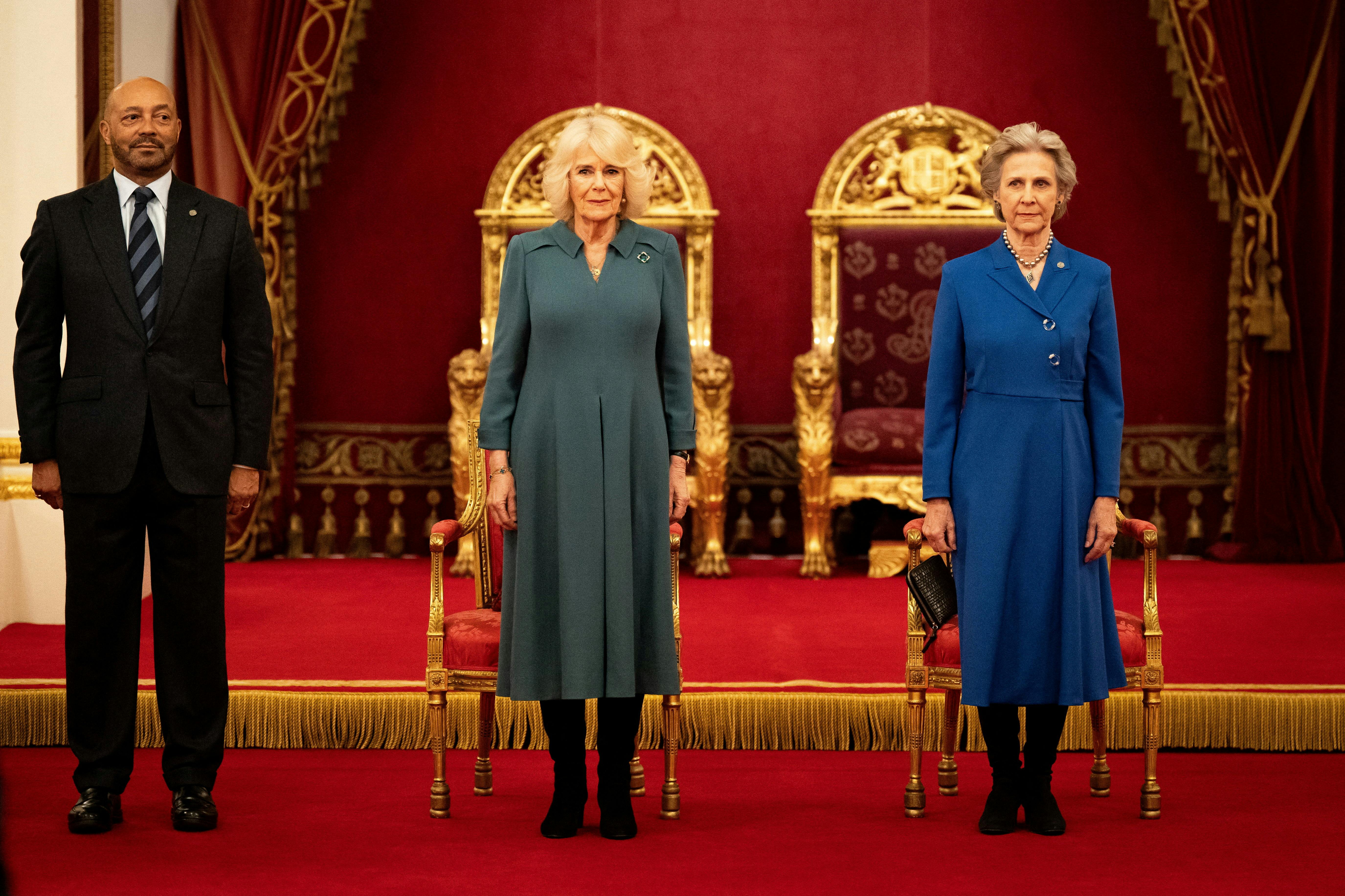 Sir Damon Buffini, dronning Camilla og Birgitte, hertuginde af Gloucester 