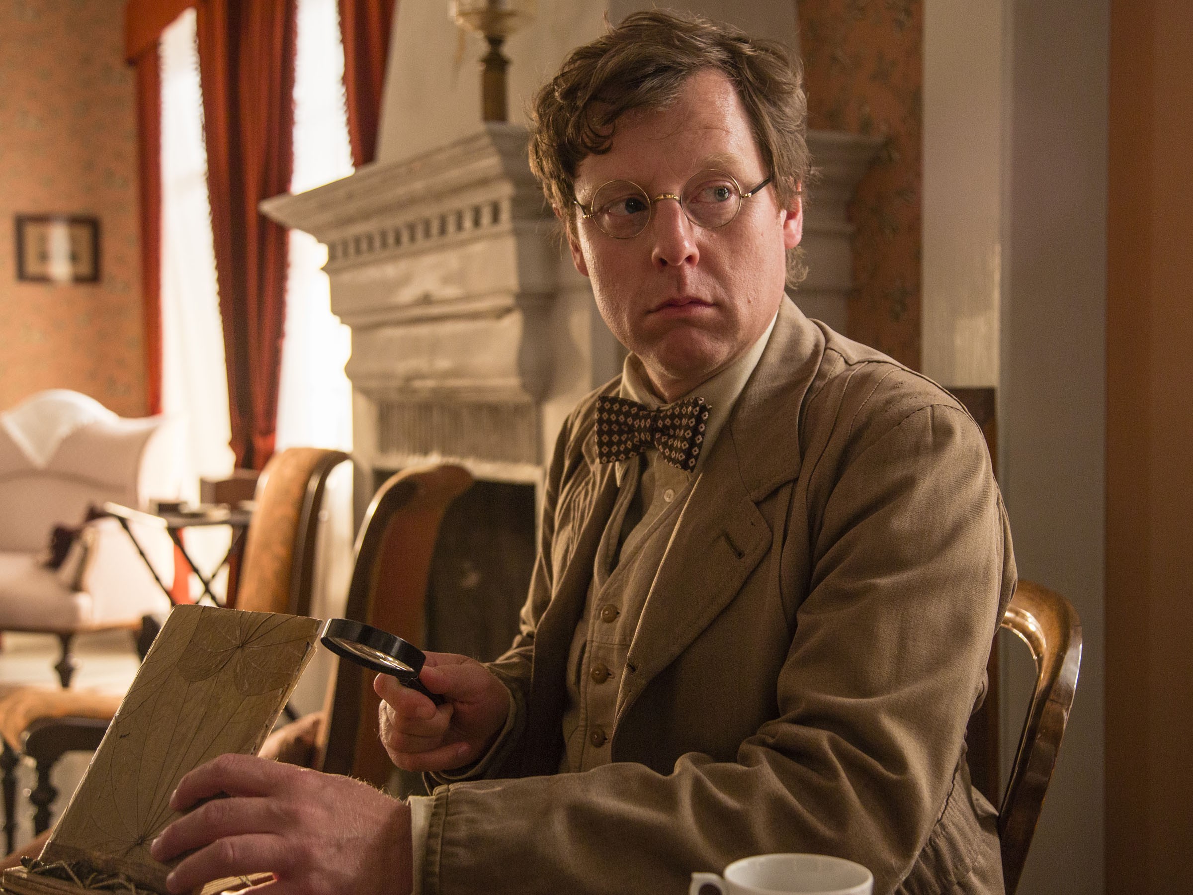 Har Sarah fået at vide, at hr. Weyse er hendes far? Nu svarer hun ...