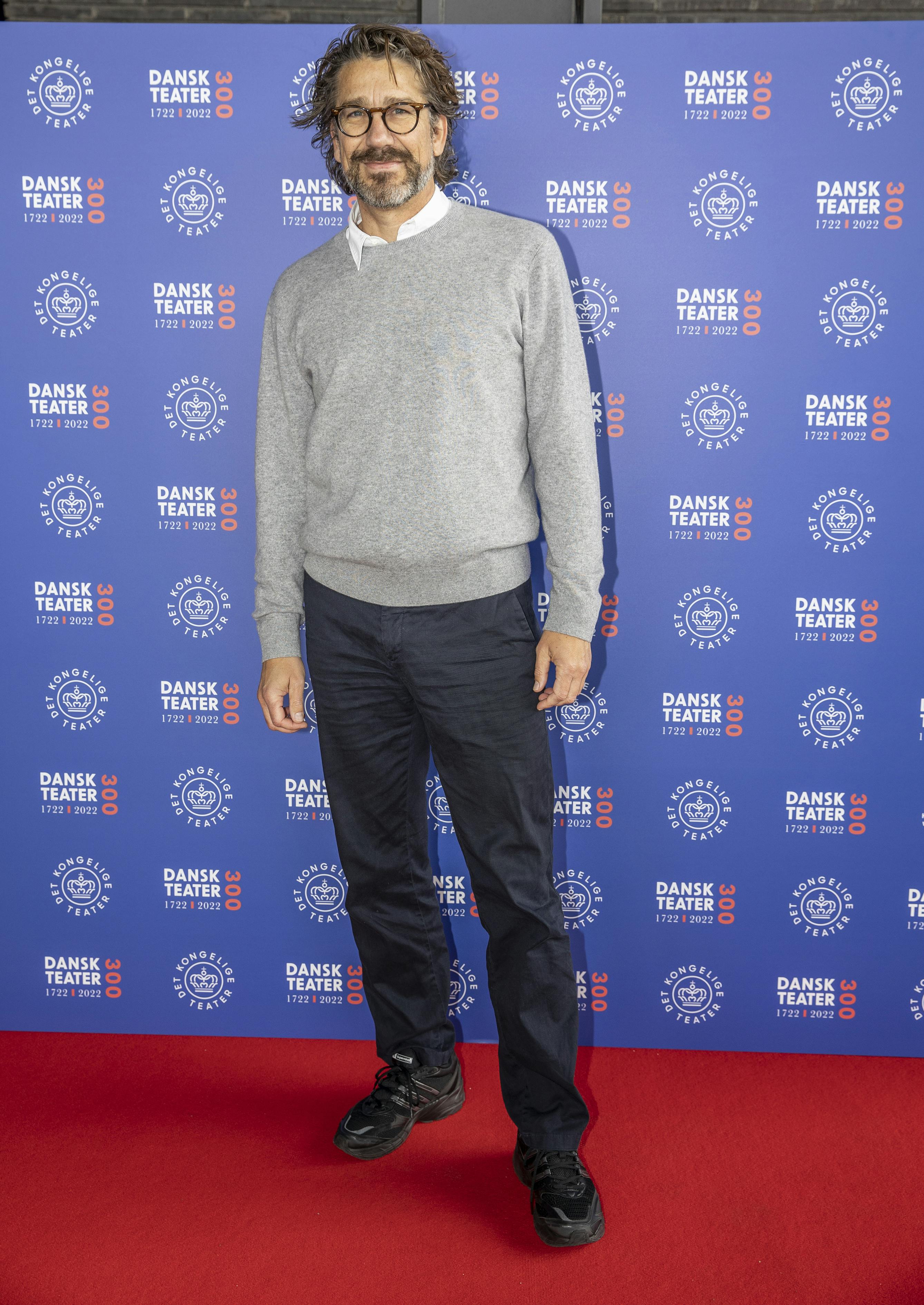 Skuespilhuset Premiere - Den Vægelsindede -