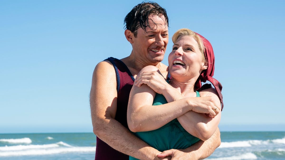 Jens Jacob Tychsen og Cecilie Stenspil som hr. Weyse og fru Helene i "Badehotellet". 