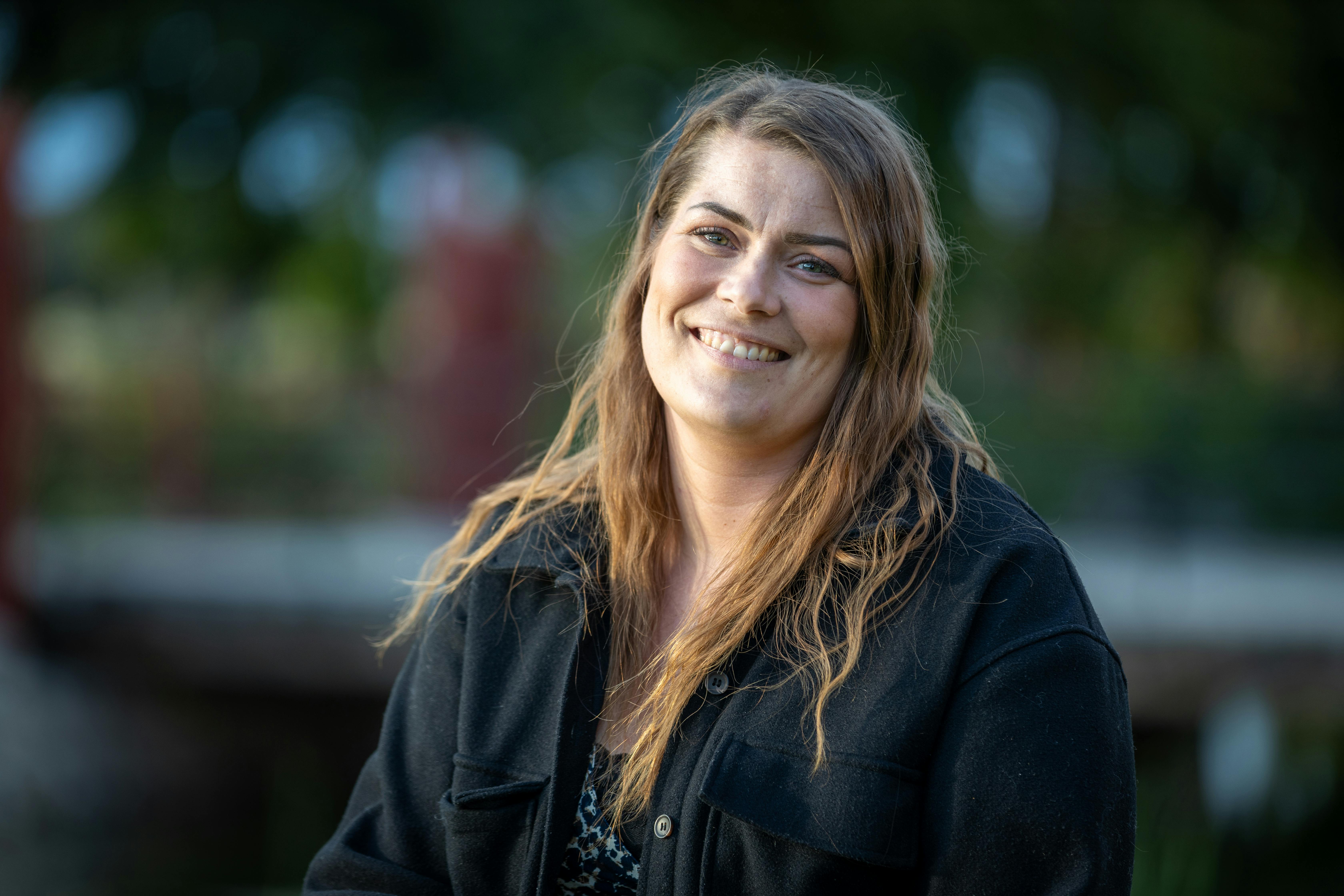 Kærlighed hvor kragerne vender 2024. Betina