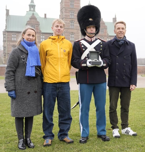 Rasmus Boy Bedsted med forældrene Lisbeth og Peter og lillebror Albert