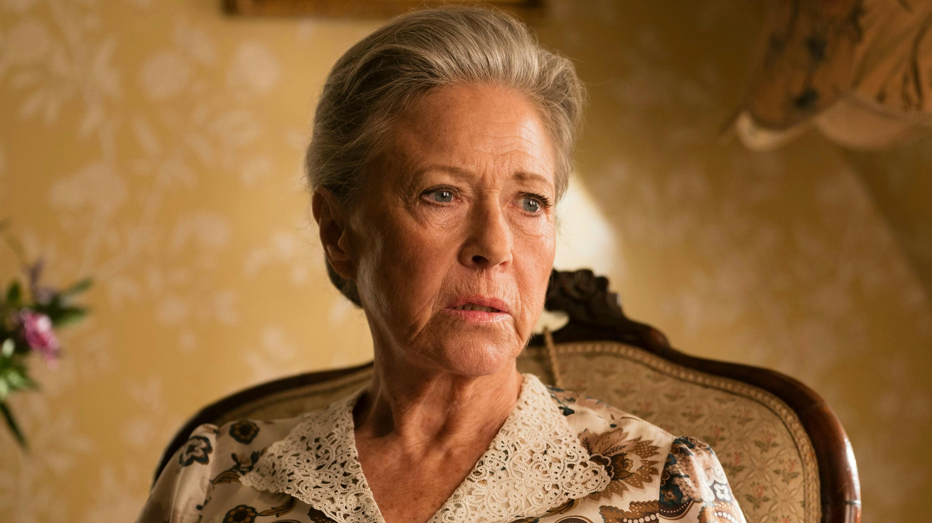 Fru Fjeldsø i "Badehotellet".