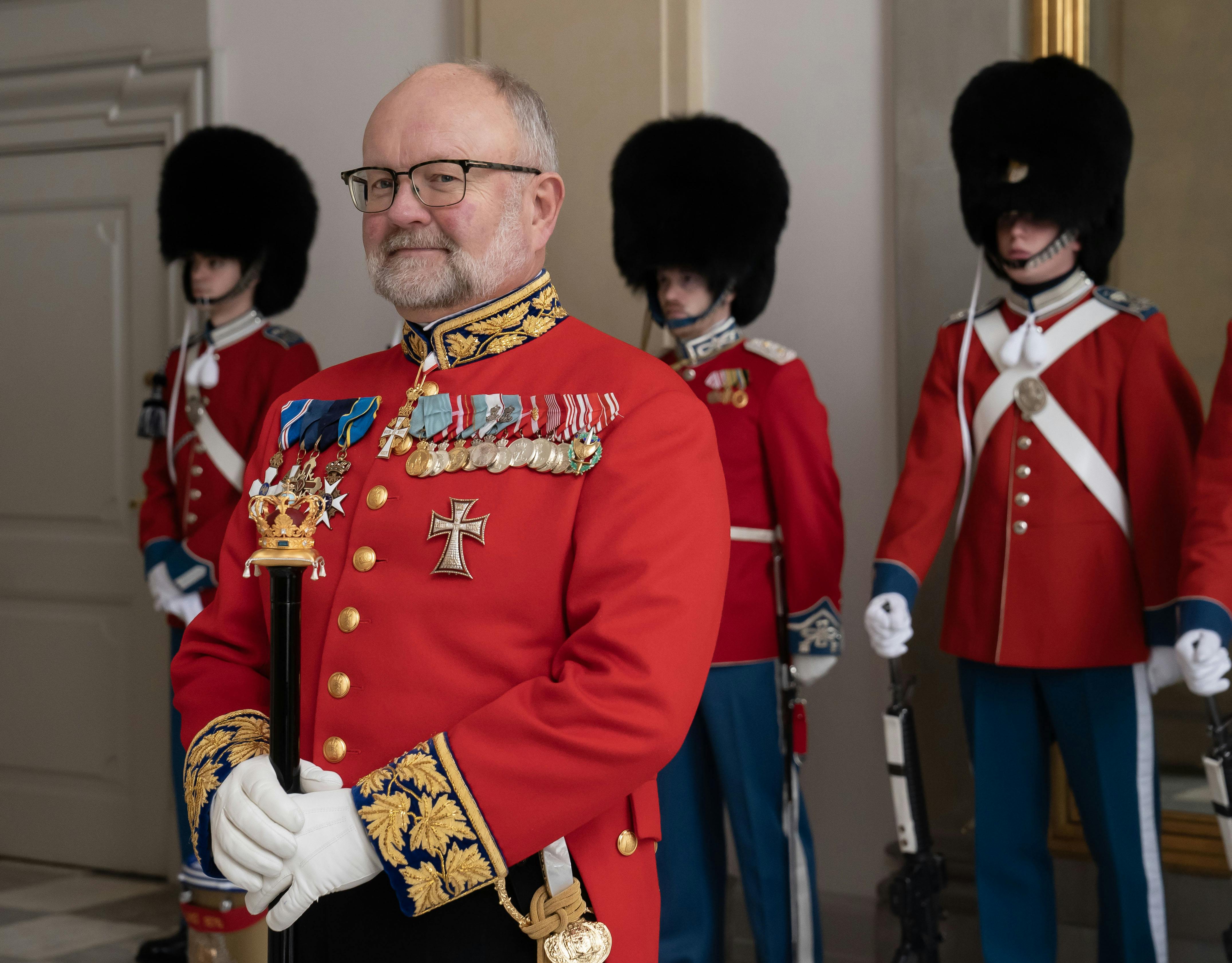 OPGAVE:Dronning Margrethe afholder nytårskur for det diplomatiske korps.Gæsterne ankommer STED: Christiansborg slot, DrabantsalenJOURNALIST: Marianne SingerFOTOGRAF: Hanne JuulDATO: 20240103