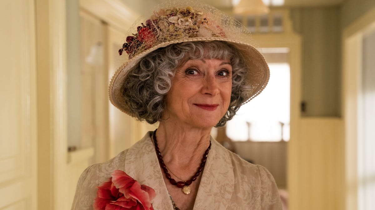 Sonja Oppenhagen som Lydia. 