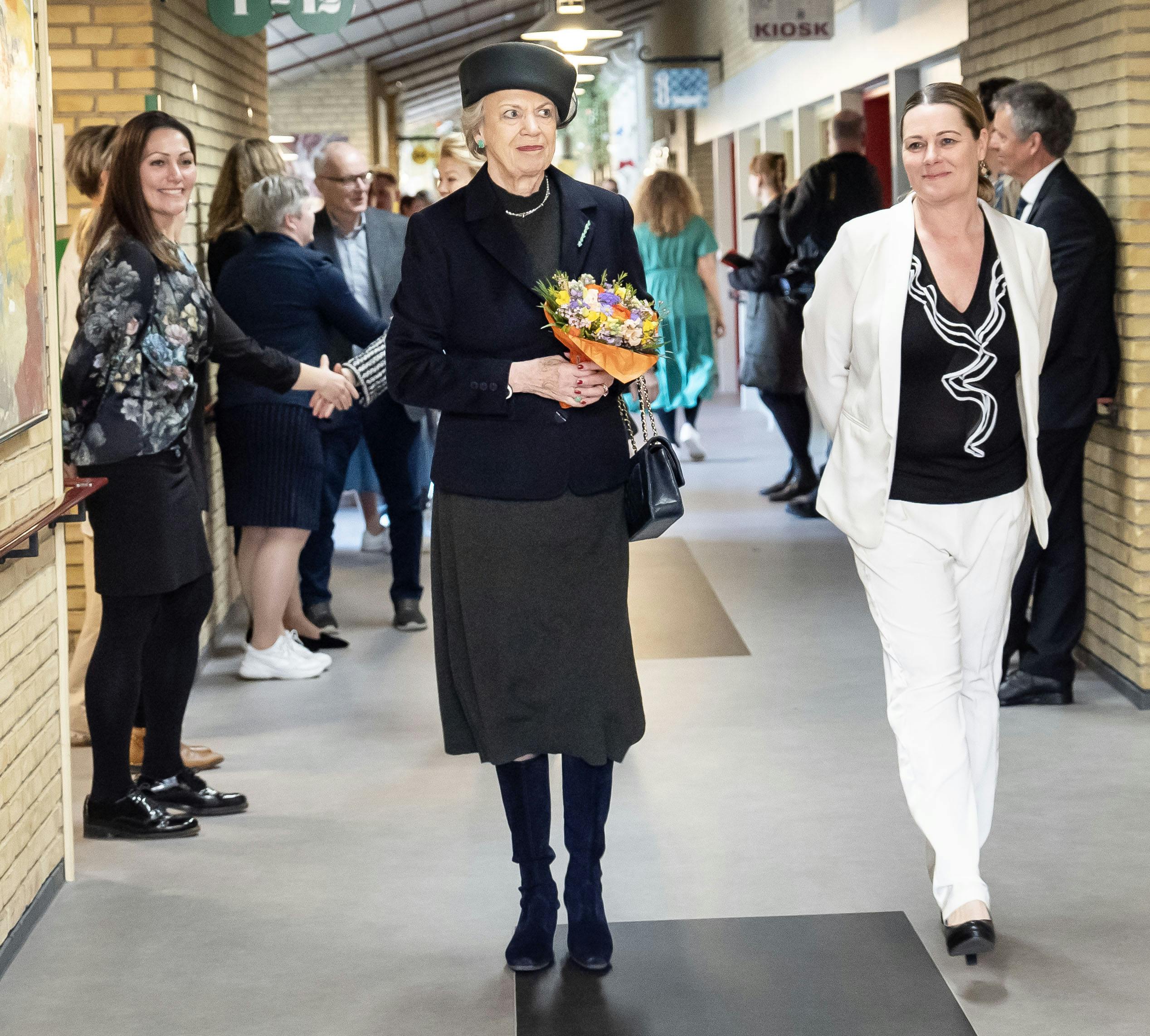 OPGAVE: H.K.H. Prinsesse Benedikte deltager i Dansk Blindesamfund Solgavens 50-års fødselsdag.STED: Solgaven, Skovbakken 126, FarumJOURNALIST: Laura Dalgård HansenFOTOGRAF: Hanne JuulDATO: 202403019