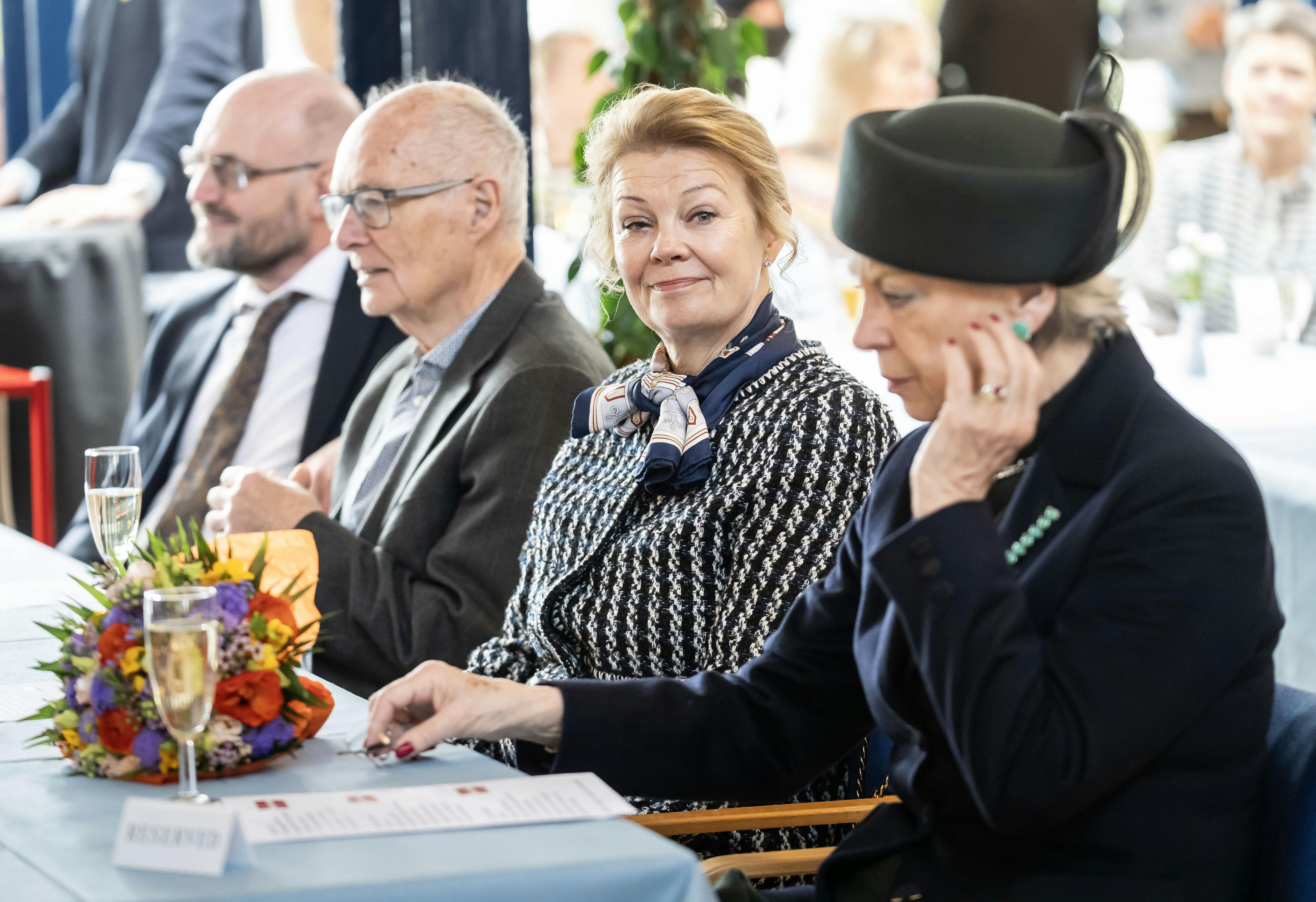 OPGAVE: H.K.H. Prinsesse Benedikte deltager i Dansk Blindesamfund Solgavens 50-års fødselsdag.STED: Solgaven, Skovbakken 126, FarumJOURNALIST: Laura Dalgård HansenFOTOGRAF: Hanne JuulDATO: 202403019