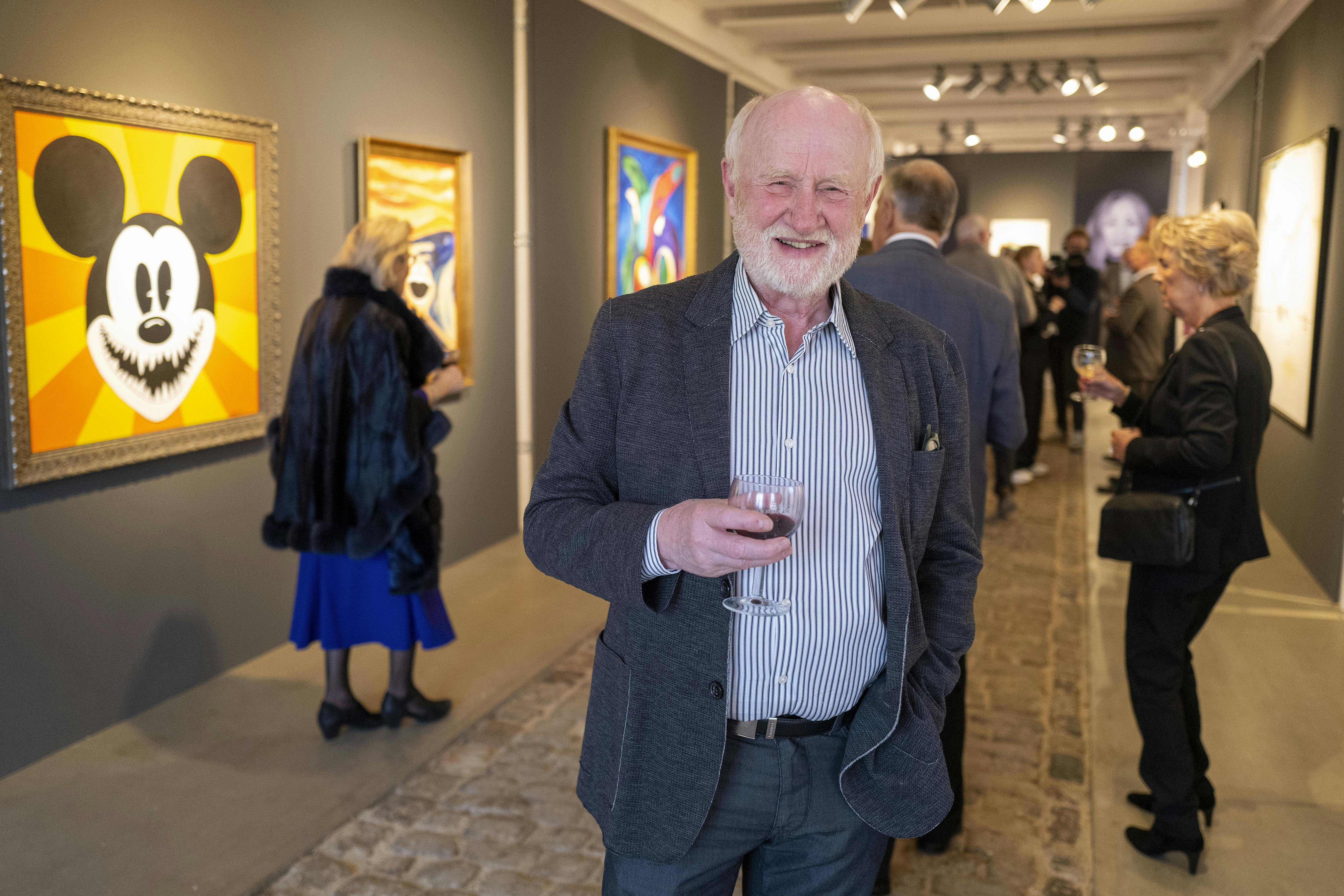 Frode Munksgaard til fernisering på kunstudstillingen "CLOSE UP".