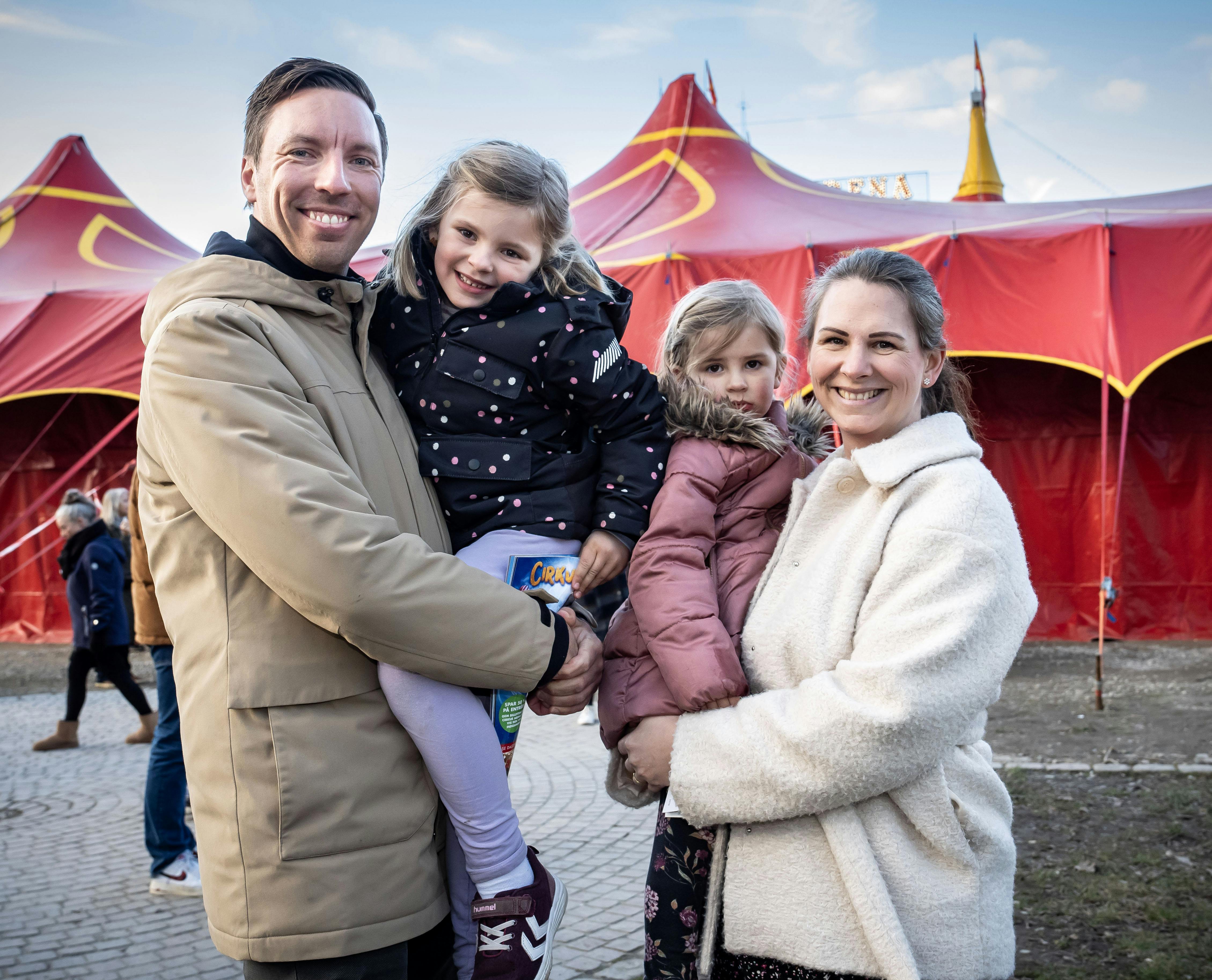 OPGAVE: Premiere på Cirkus Arena  STED: BellahøjJOURNALIST: Jan Körner og Laura Dalgård HansenFOTOGRAF: Hanne JuulDATO: 202403025