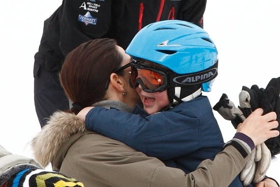 Prins Christian på skiskole med Mary