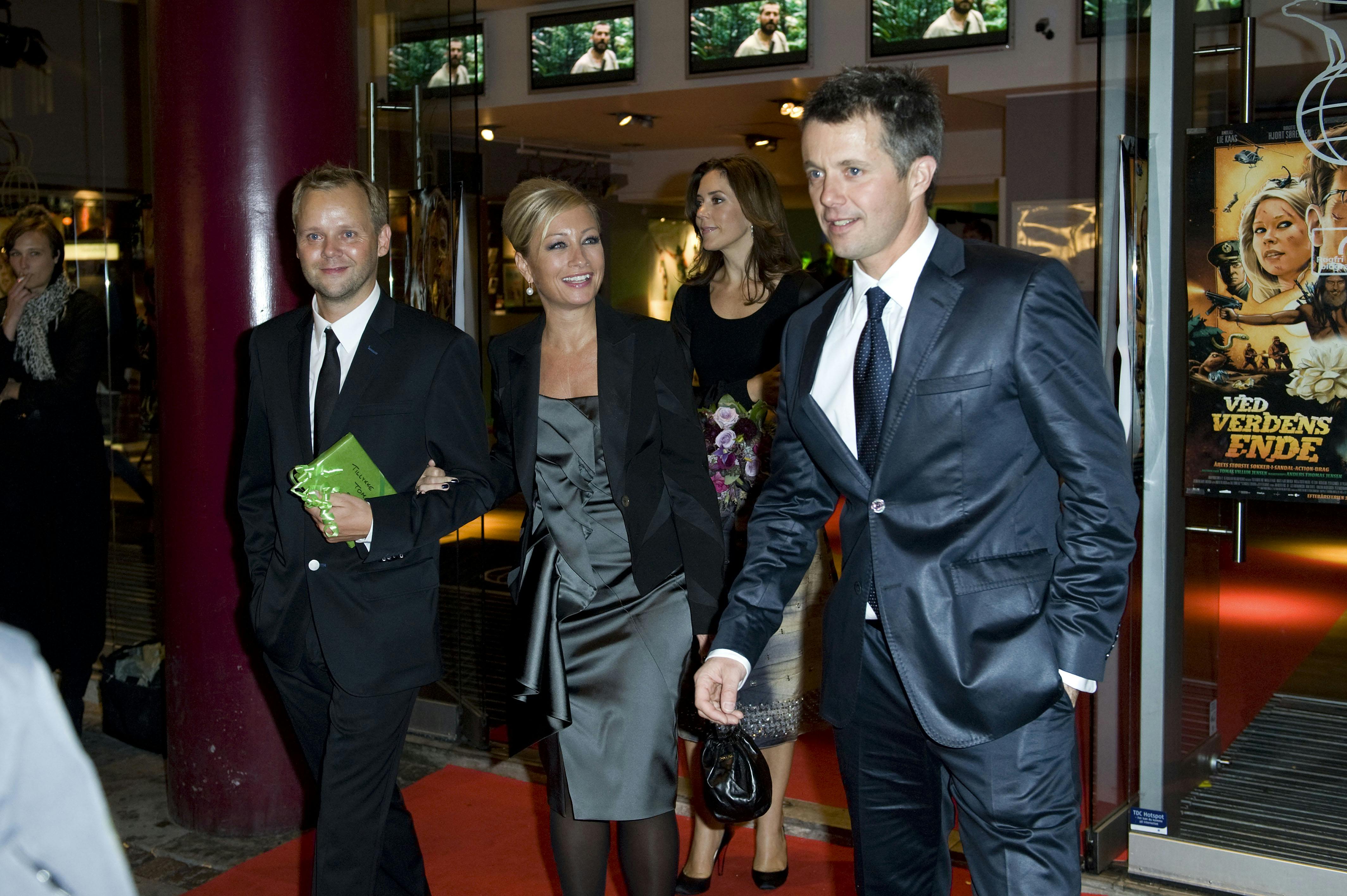 Gallapremiere i Imperial på eventyrfilmen "Ved verdens ende" - velgørenhedsforestilling til "Fri for mobberi" - Thomas Villum Jensen med kone Maria Montell - Kronprins Frederik - kronprinsesse Mary - Dato: 28.09.2009 - Foto: Jesper Sunesen