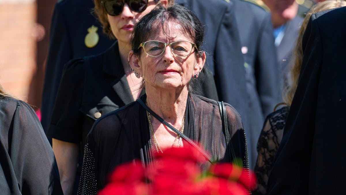 June Belli ved Peter Bellis begravelse&nbsp;