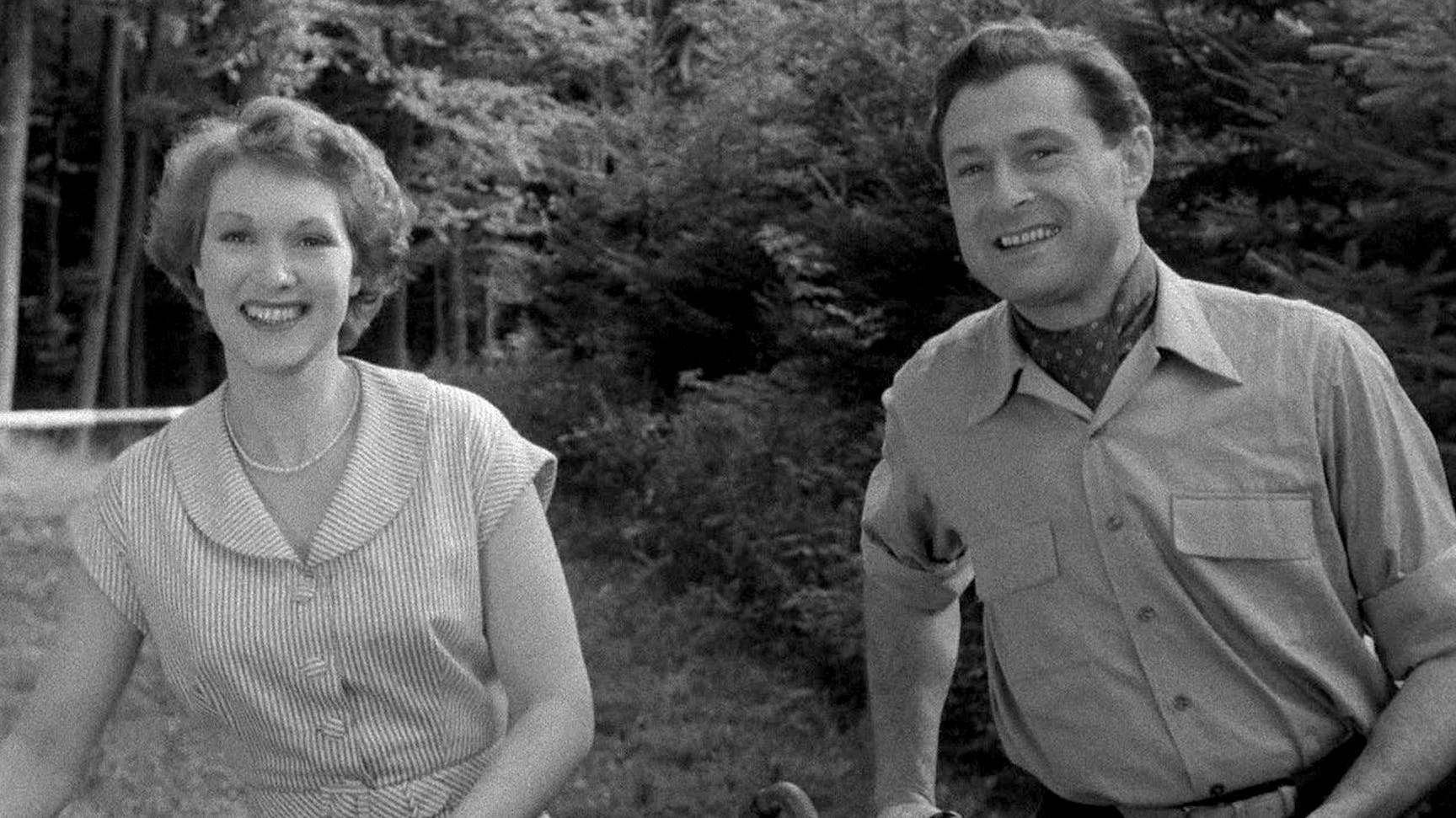 Grethe Holmer og Poul Reichhardt i "Det store løb" fra 1952. 