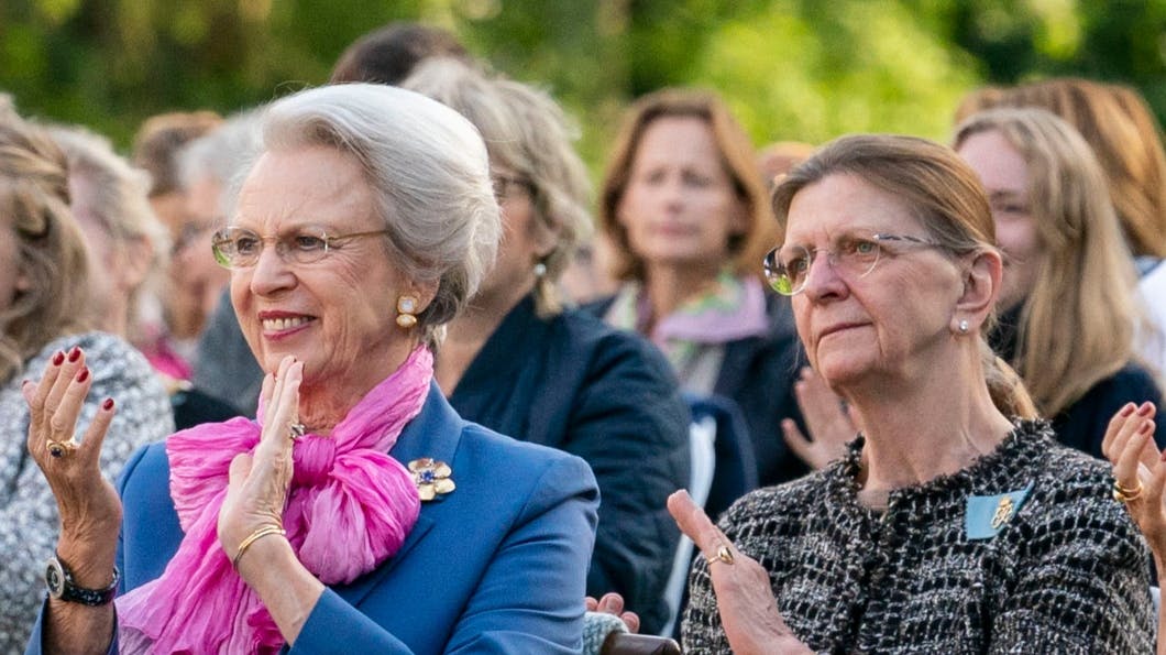 Prinsesse Benedikte på officiel opgave i 2021 med sin tidligere hofdame, kammerherreinde Anne Dorthe Iuel.&nbsp;