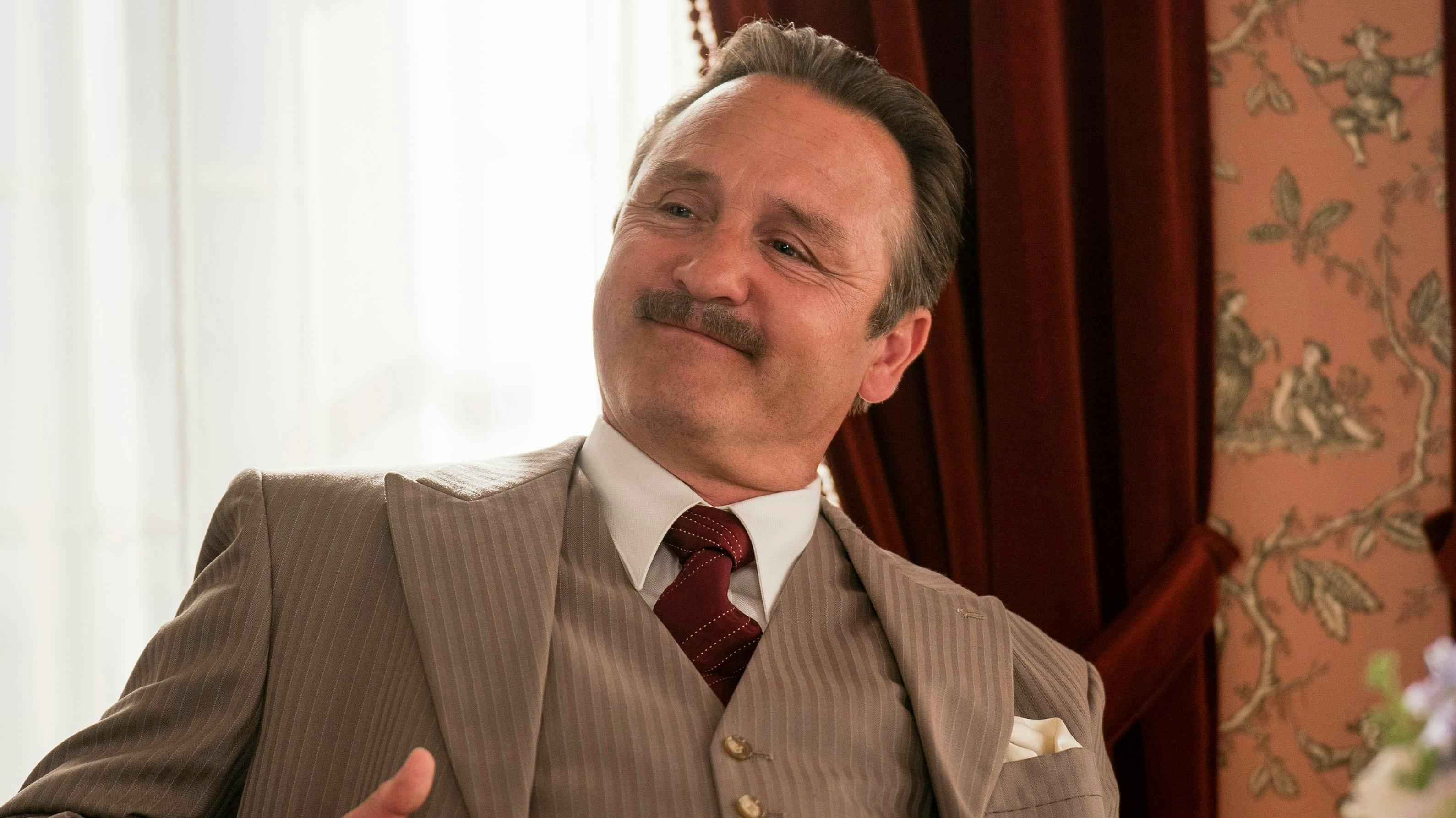 Grosserer Madsen i "Badehotellet".