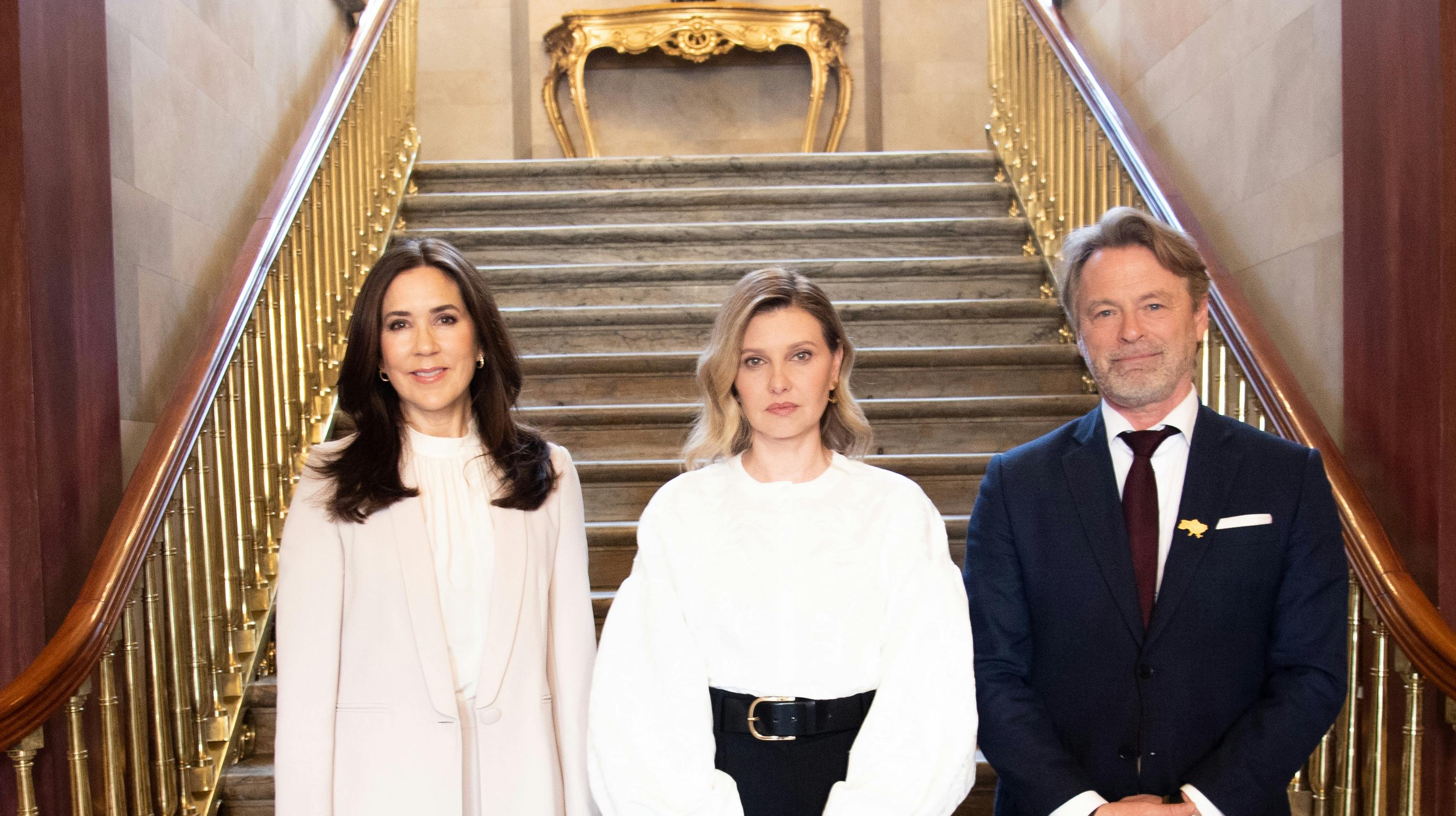Dronningen modtog mandag den 15. april 2024 Ukraines førstedame Olena Volodymyrivna Zelenska i Frederik VIII’s Palæ på Amalienborg. Bo Tengberg var også til stede