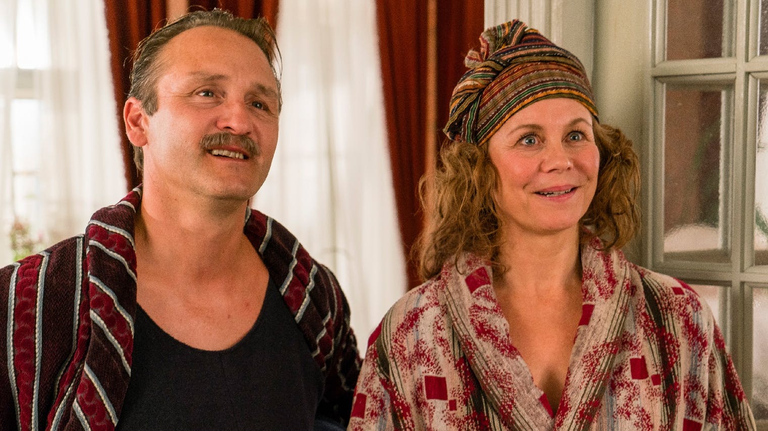 Grosserer Madsen og Therese i "Badehotellet".