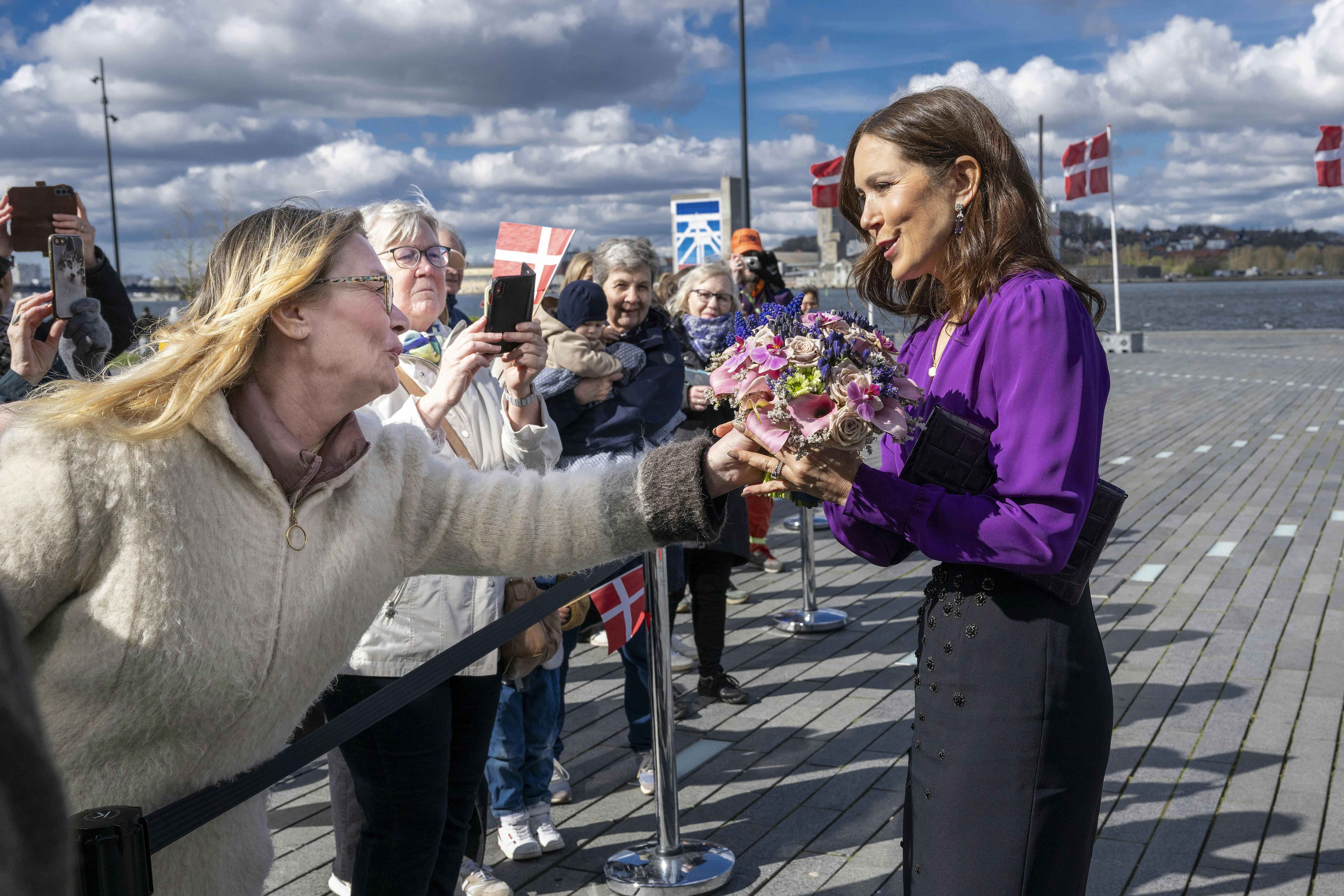 Dronning Mary og Eva Persson.