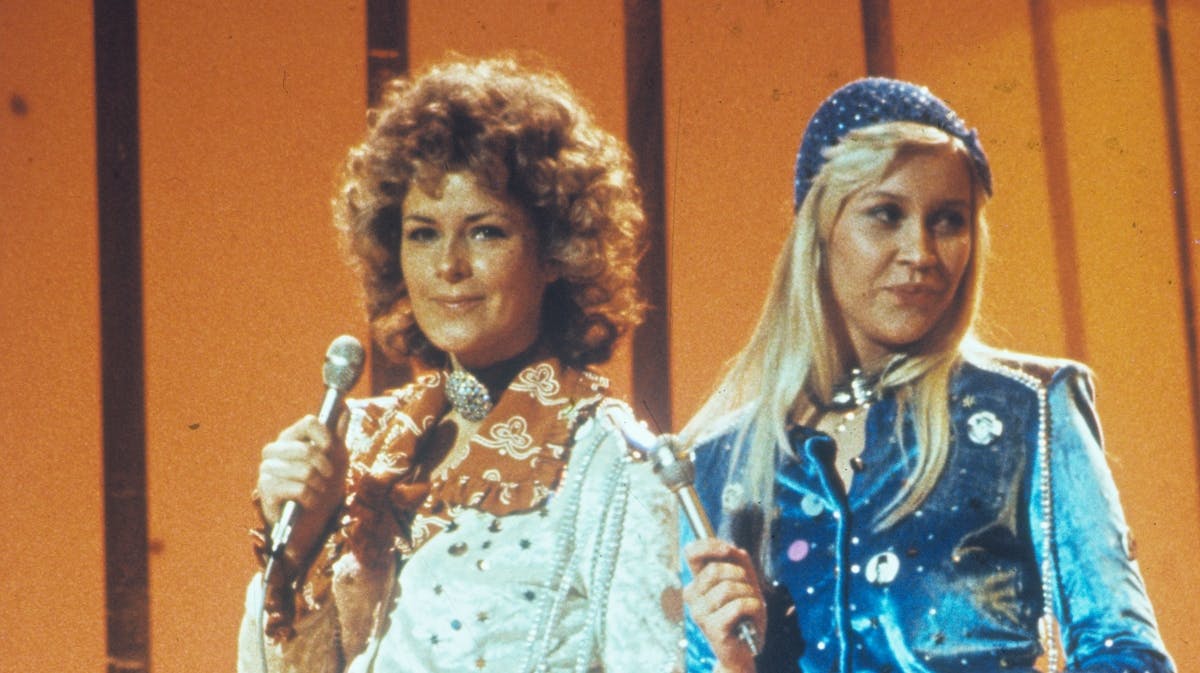 Anni-Frid Lyngstad med Agnetha Fältskog.