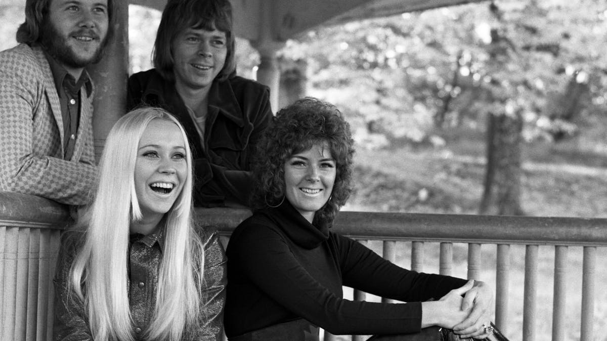 Anni-Frid Lyngstad sammen med resten af ABBA.