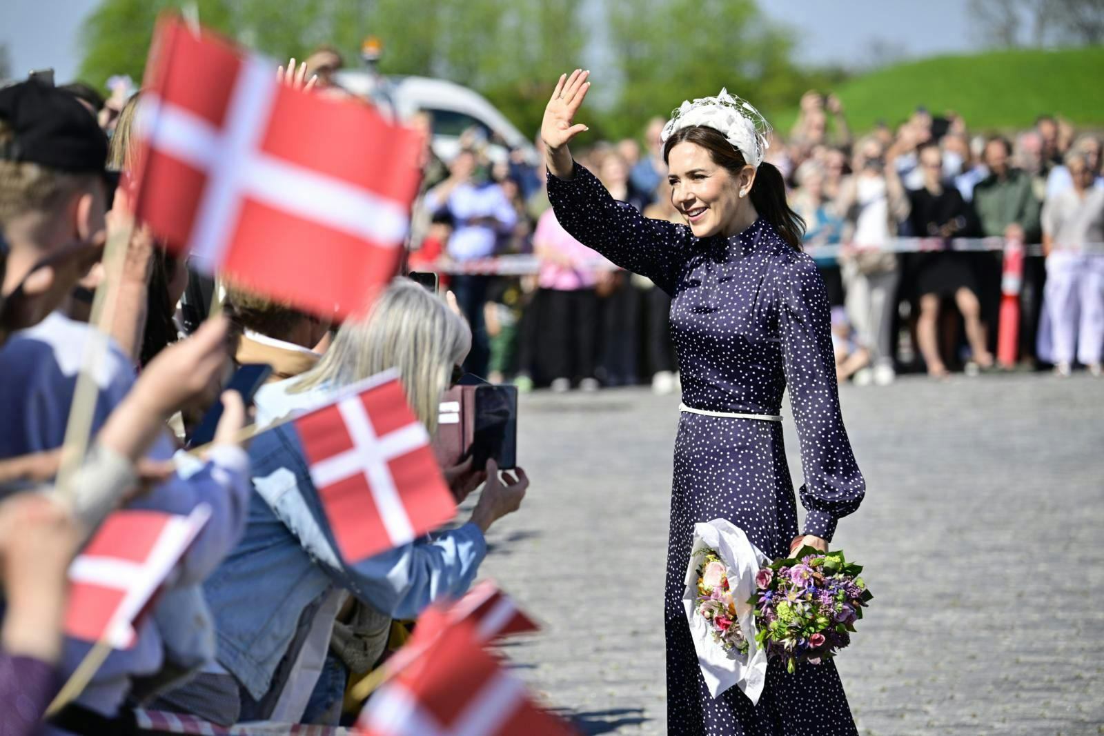 Kongeskibet Dannebrog ankommer til Helsingør