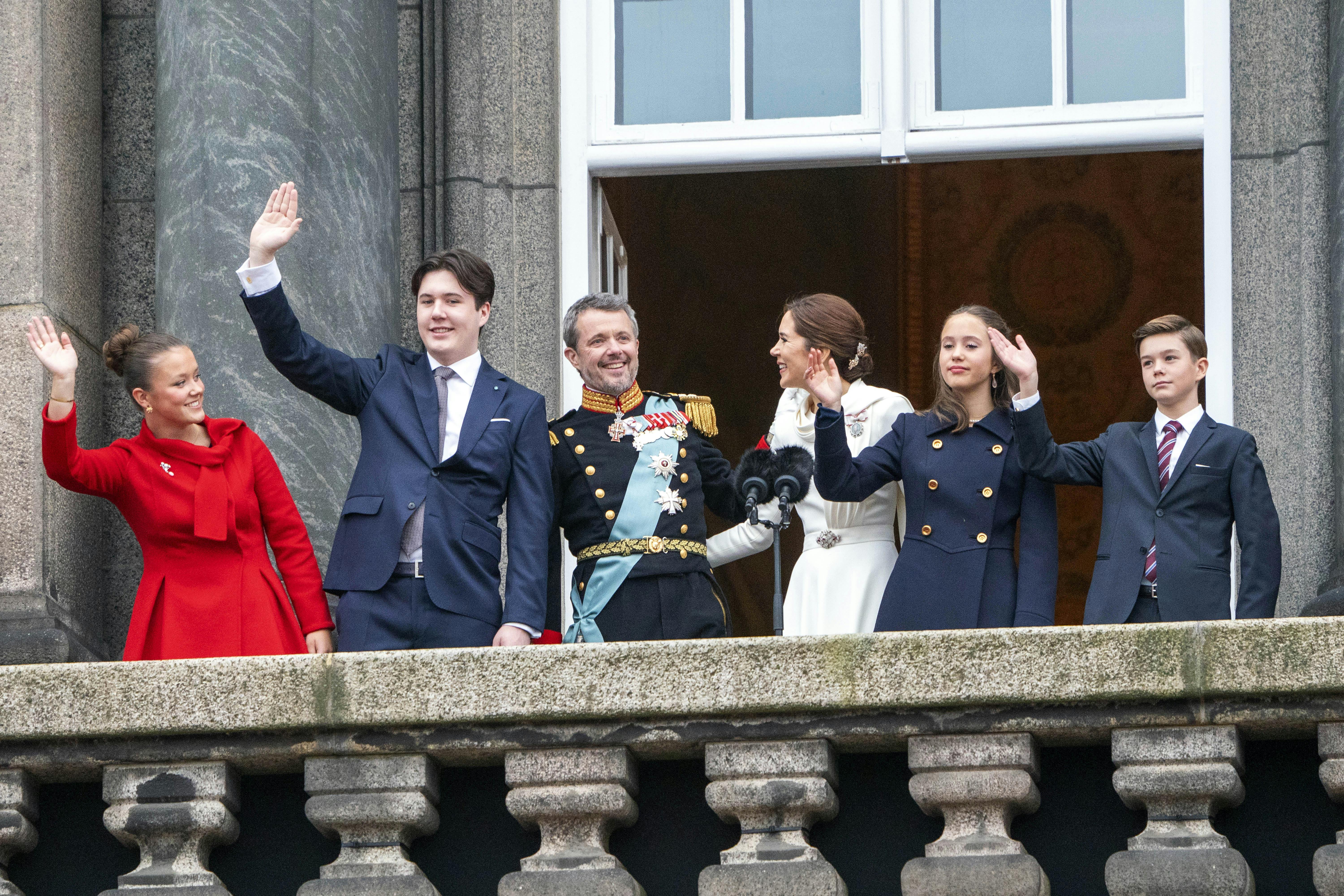 Christiansborg og Amalienborg den 14.1.2024Tronskifte.Dronningen Magrethe har abdiceret. Kronprins Frederik og Kronprinsesse Mary Kong Frederik og Dronning Mary.Dronning Margrethe