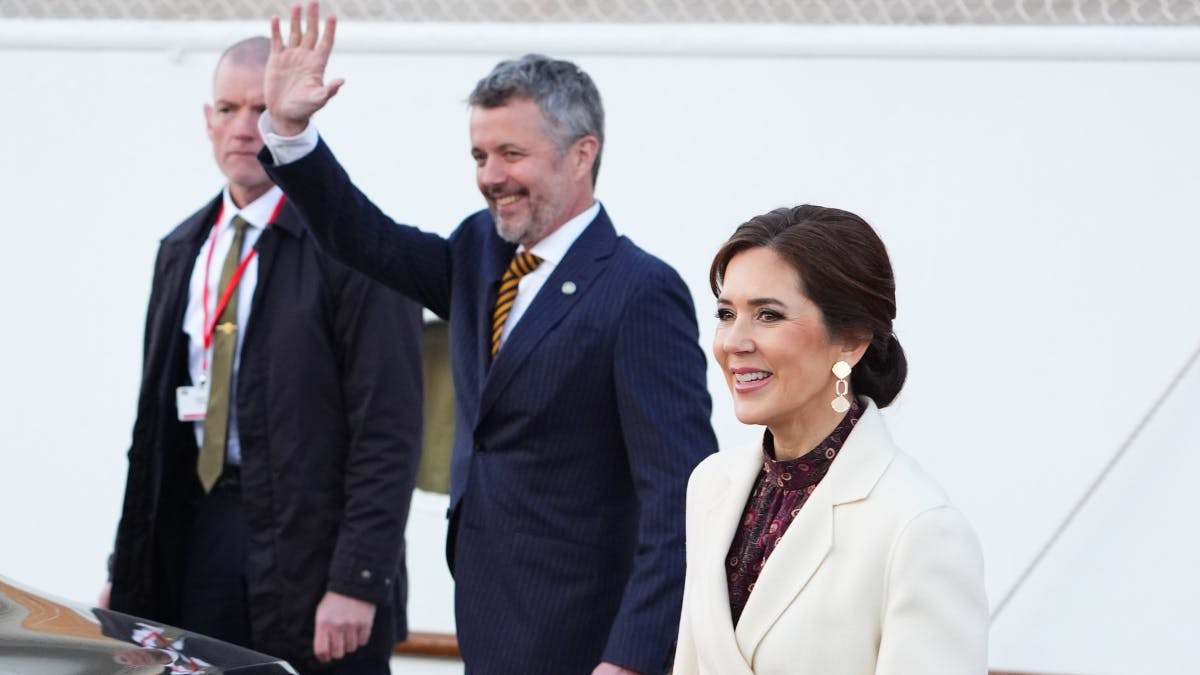 Kong Frederik og dronning Mary forlader Kongeskibet Dannebrog.&nbsp;