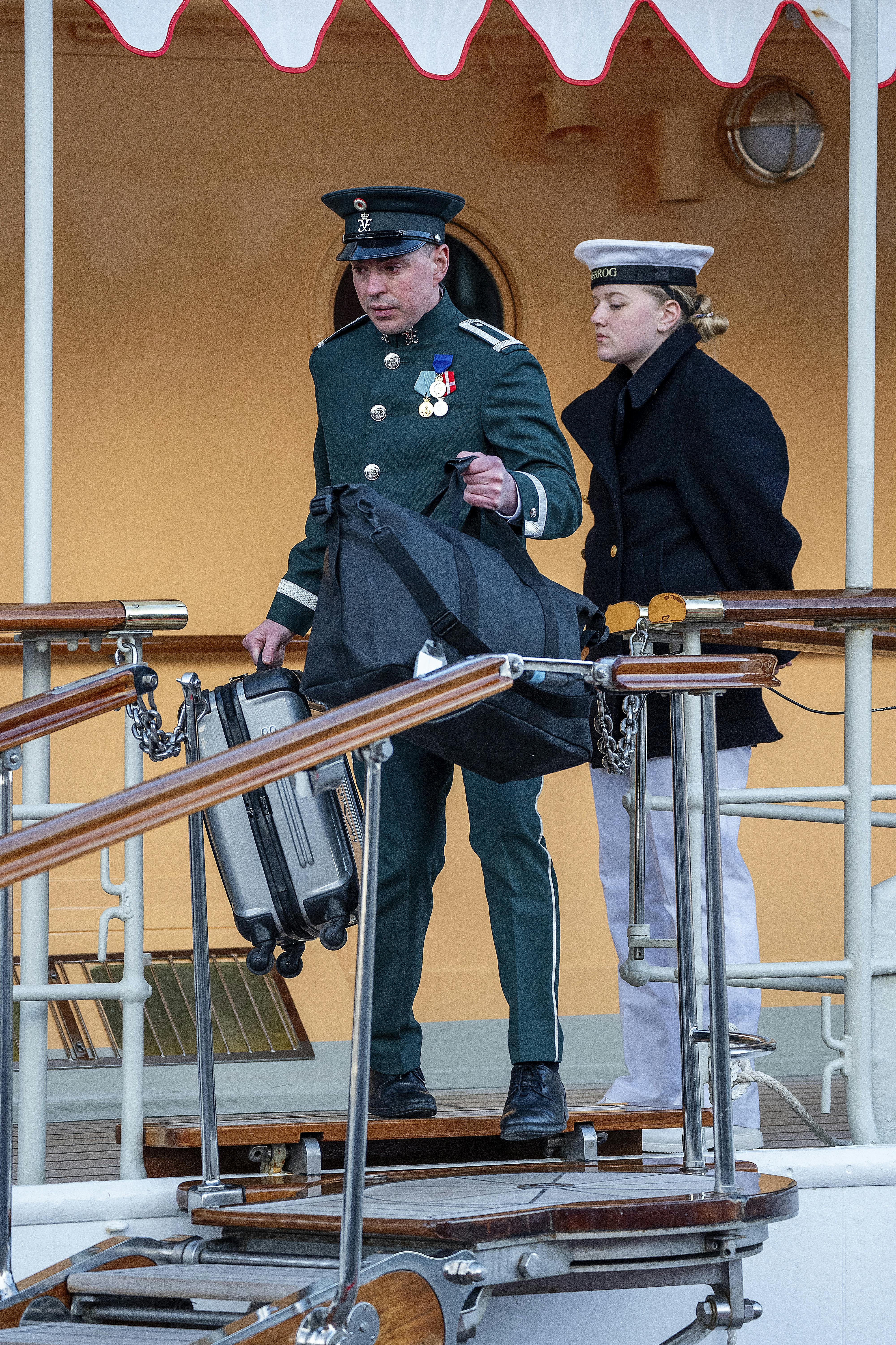 RECEPTION – DANNEBROGEN Their Majesties The King and Queen of Denmark host a reception in honour of Their Majesties The King and Queen of Sweden • PHOTO OPPORTUNITY – Outdoors on the quay. Arrival of the Swedish Royal Family and guests to the yacht.
