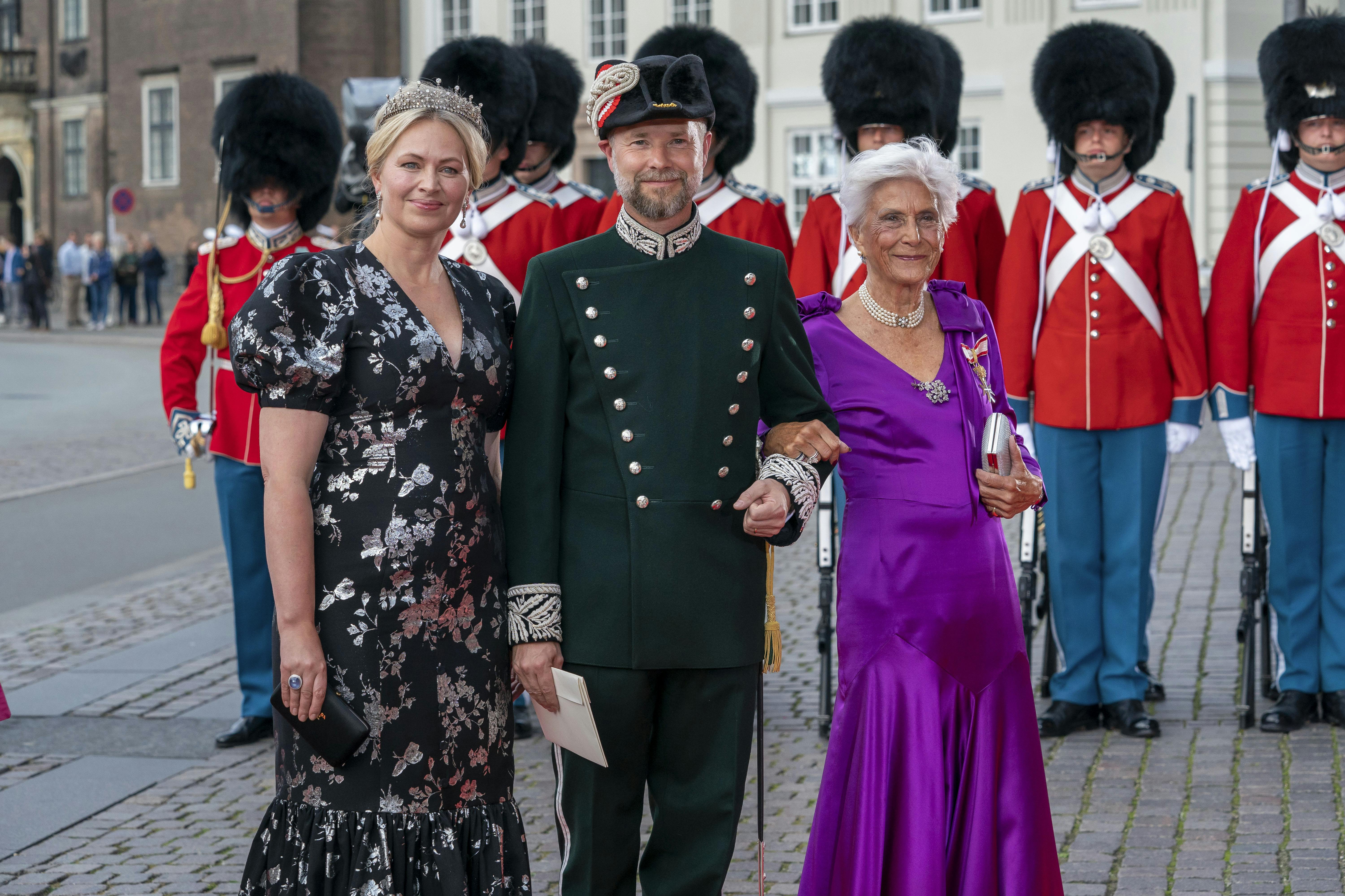 Dronning Margrethes 50 års RegeringsjubilæumAnkomst til festaften på Det Kongelige TeaterDato: 10.9.2022Sted:Det Kongelige TeaterJournalist: Marianne Singer, Tanja Larsen og Ulrik UlriksenFoto: Copyright : Martin Høien/Aller Media Danmark