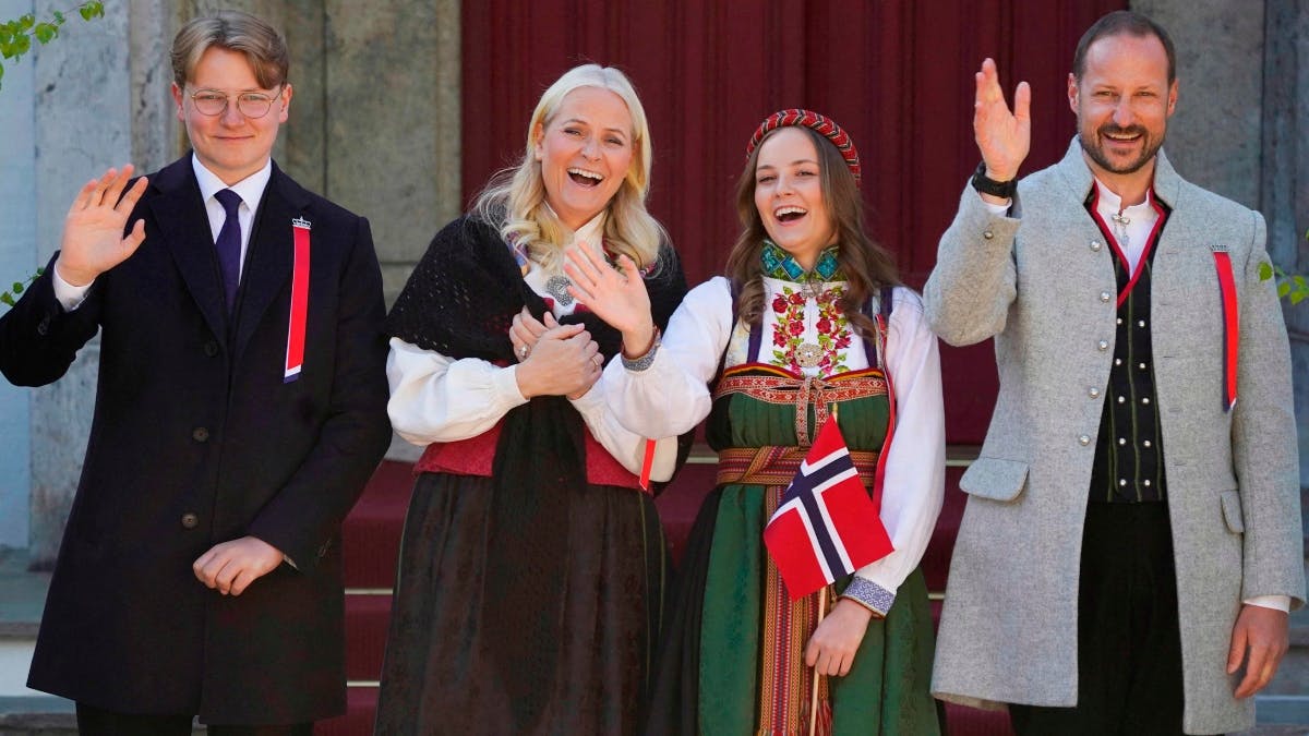Prins Sverre Magnus, kronprinsesse Mette-Marit, prinsesse Ingrid Alexandra og prins Haakon