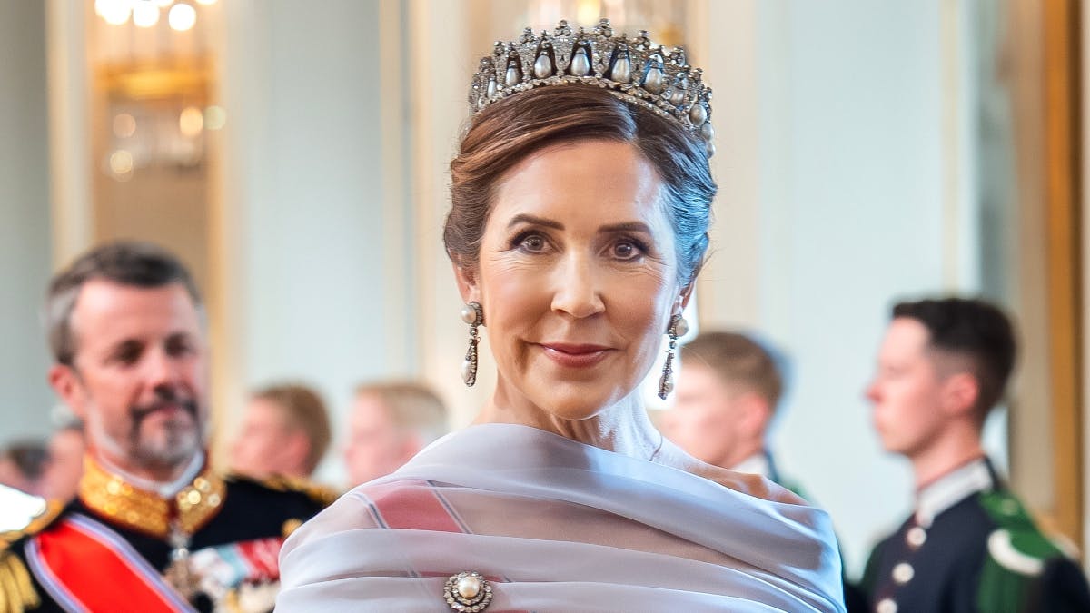 Dronning Mary strålede i en Birgit Hallstein-kreation i Oslo i sidste uge.&nbsp;