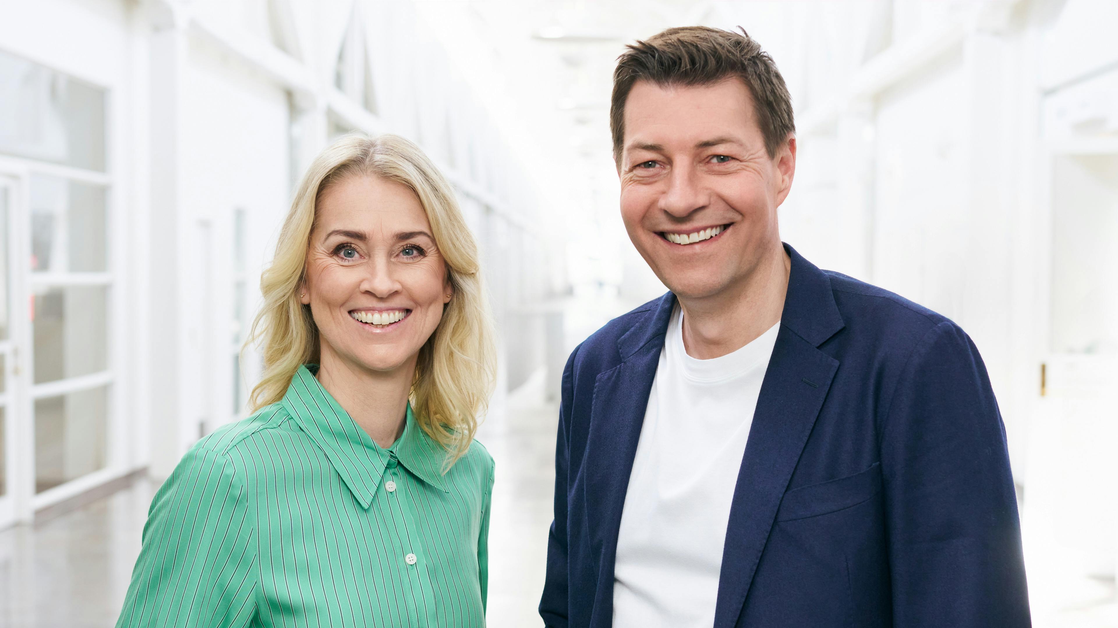 Camilla Martin og Morten Ankerdal er TV 2s værter ved EM i fodbold 2024.  