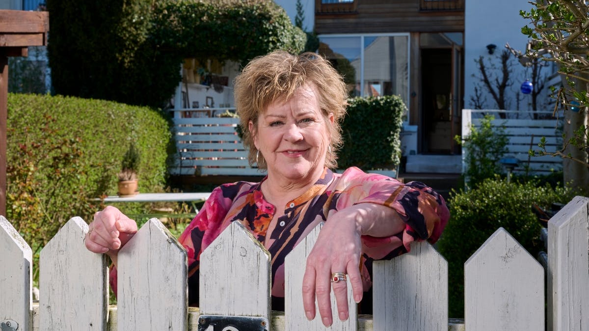 Pernille Schrøder inviterer indenfor.